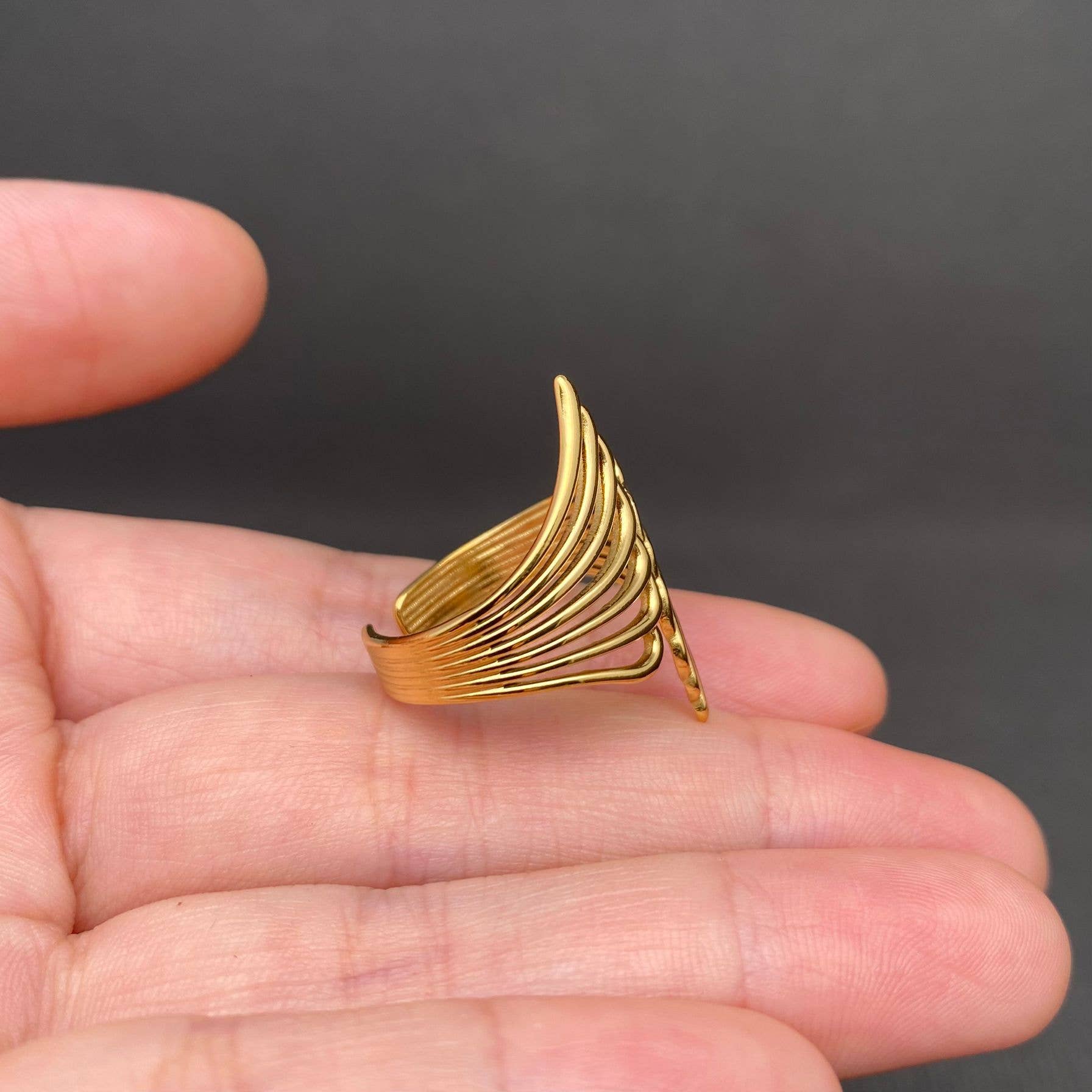 Mio Queena - Hollowed Wings 18K Gold Plated Stainless Steel Ring - FGS