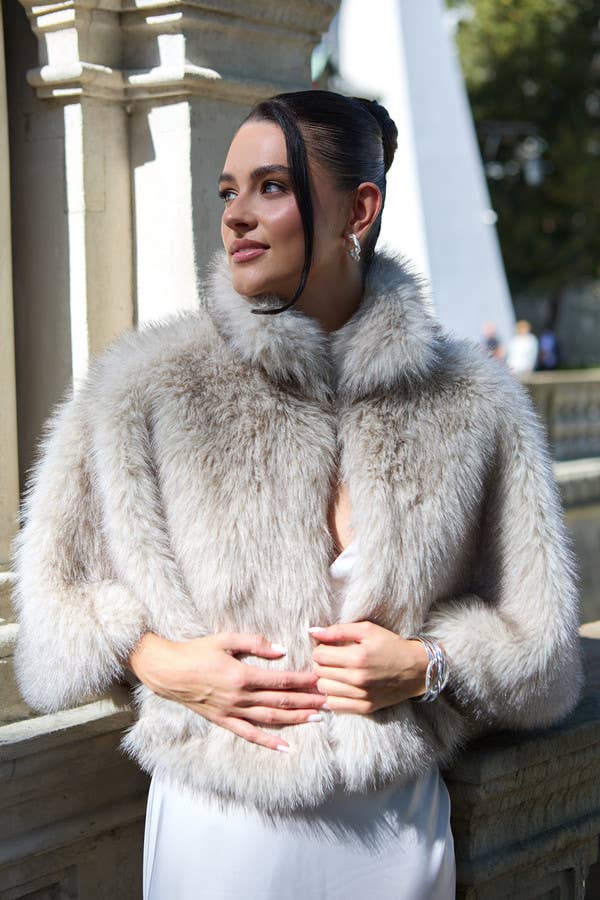 SAACHI - Party Fur Capelet Topper