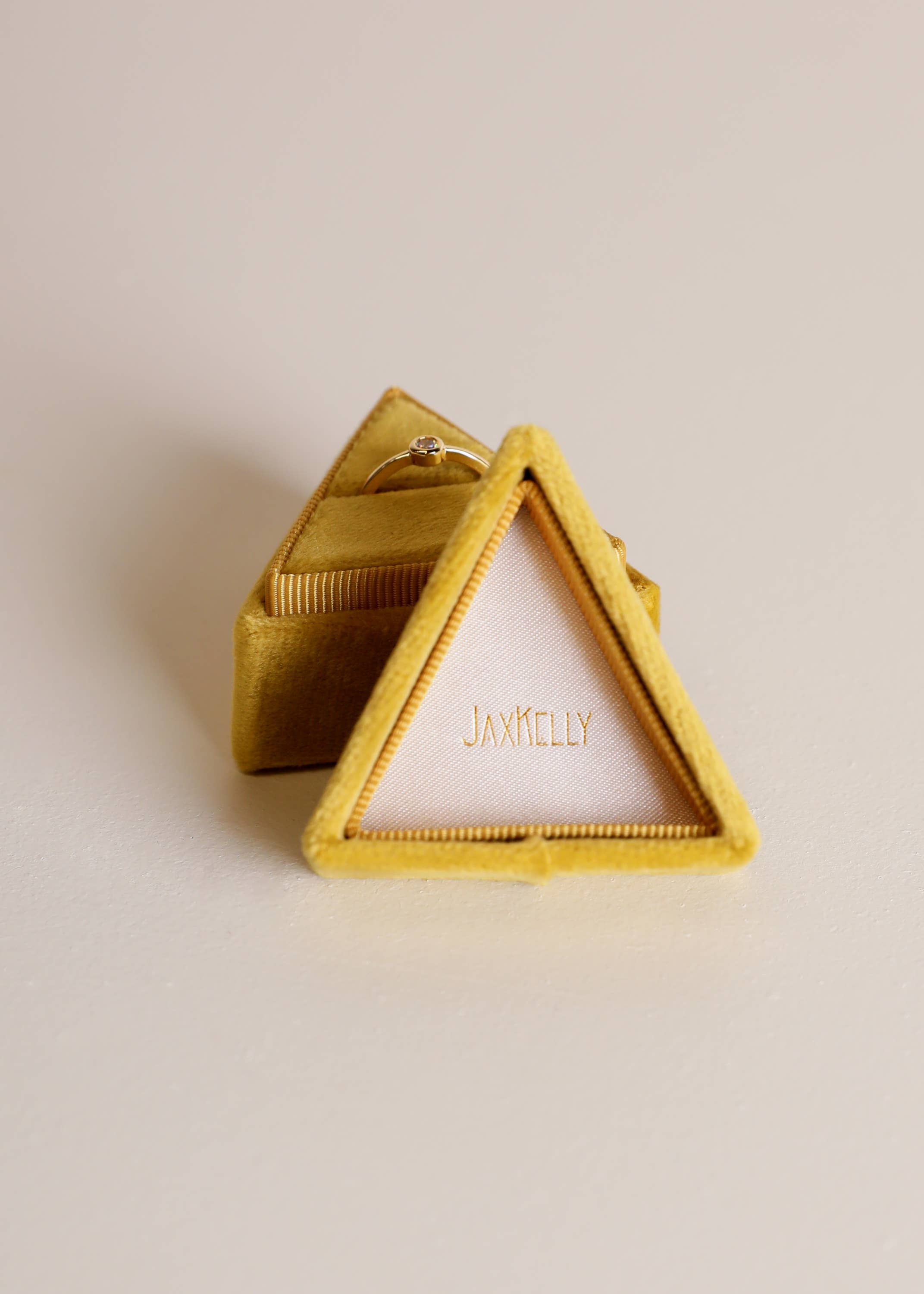 JaxKelly - Velvet Jewelry Box - Triangle - Chartreuse