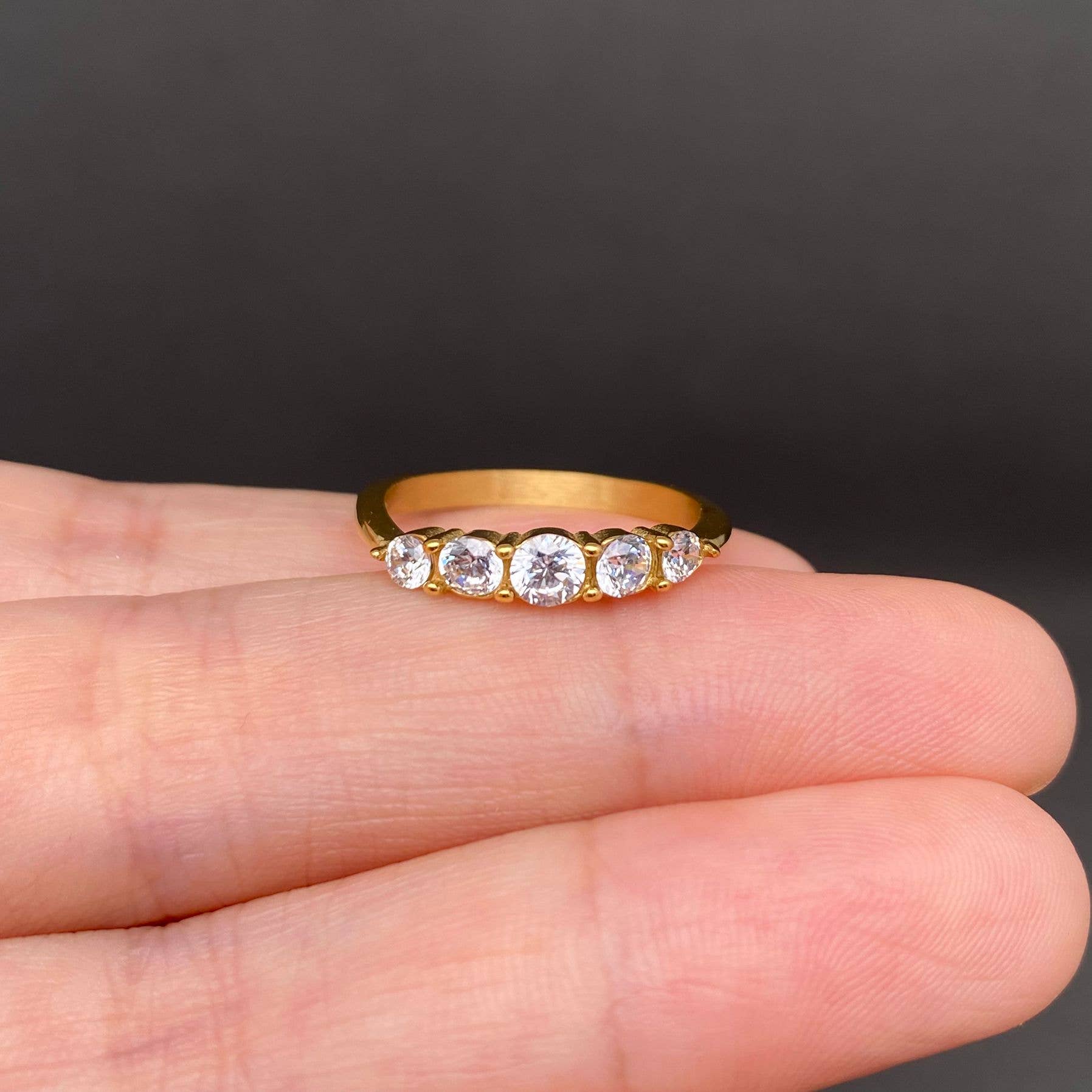 Mio Queena - 5 Zircon Inlaid 18K Gold Plated Stainless Steel Ring - FGS