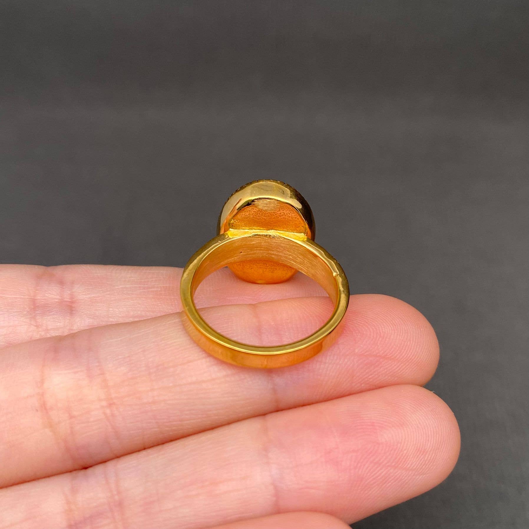 Mio Queena - Glossy Ellipsoid 8K Gold Plated Stainless Steel Ring - FGS