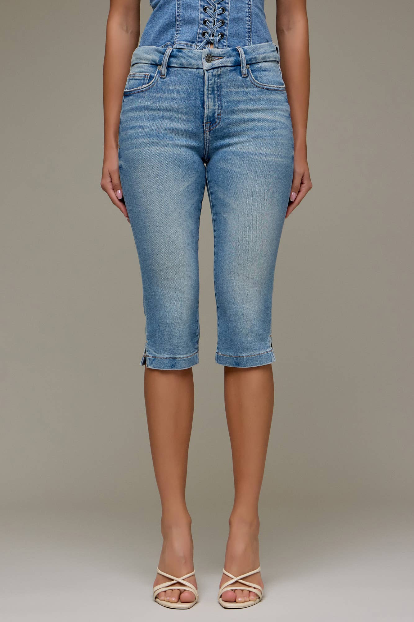Hidden Jeans - Vintage Wash Mid Rise 18" Inseam Capris