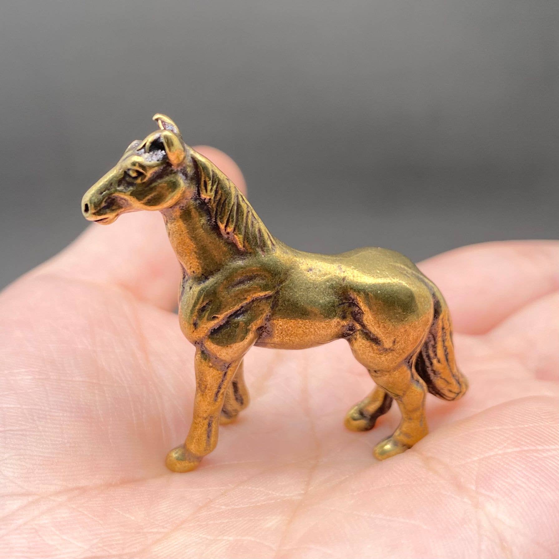 Mio Queena - Brass Warhorse Crafts Desktop Ornaments Decoration