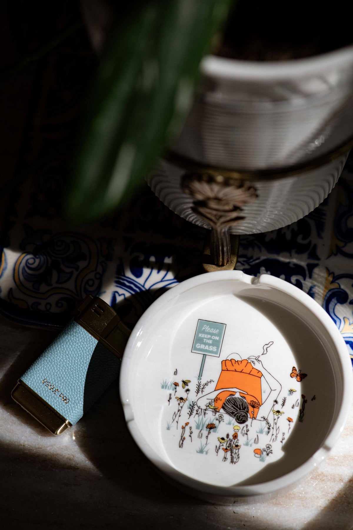 Rogue Paq - Please Keep On The Grass Porcelain Vintage Style Ashtray
