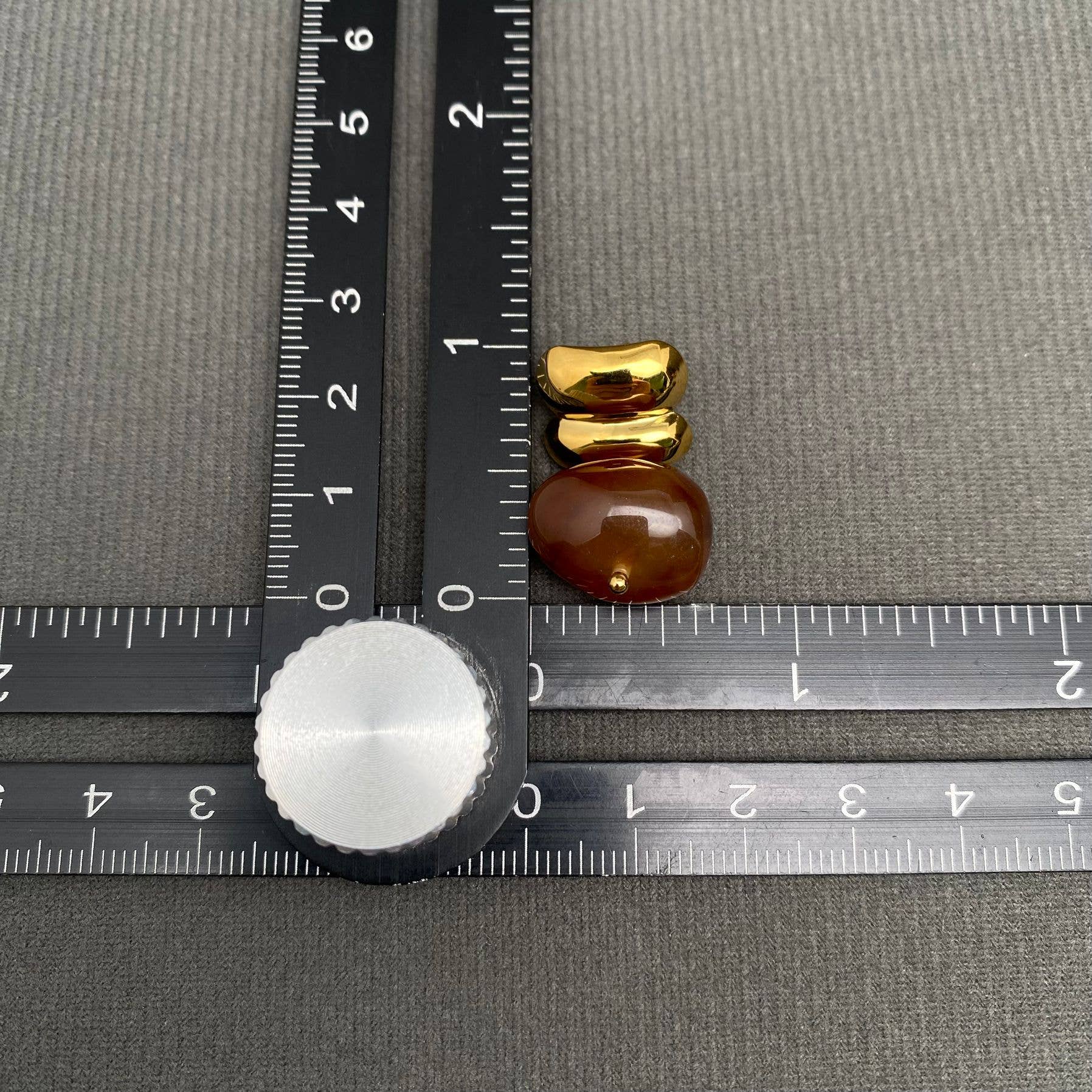 Mio Queena - Resin Glossy 18K Gold Plated S.Steel Post Earrings - FGS
