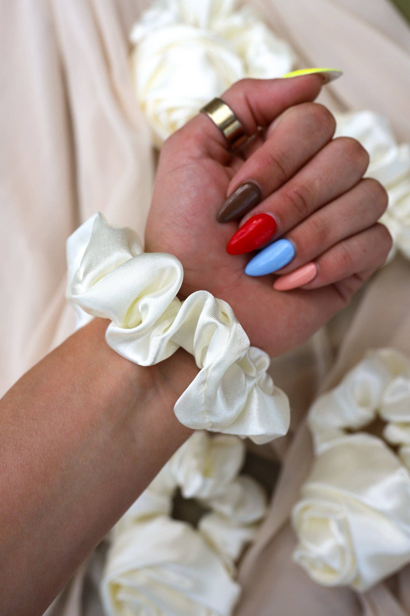 KAXI - ROSETTE SCRUNCHIE