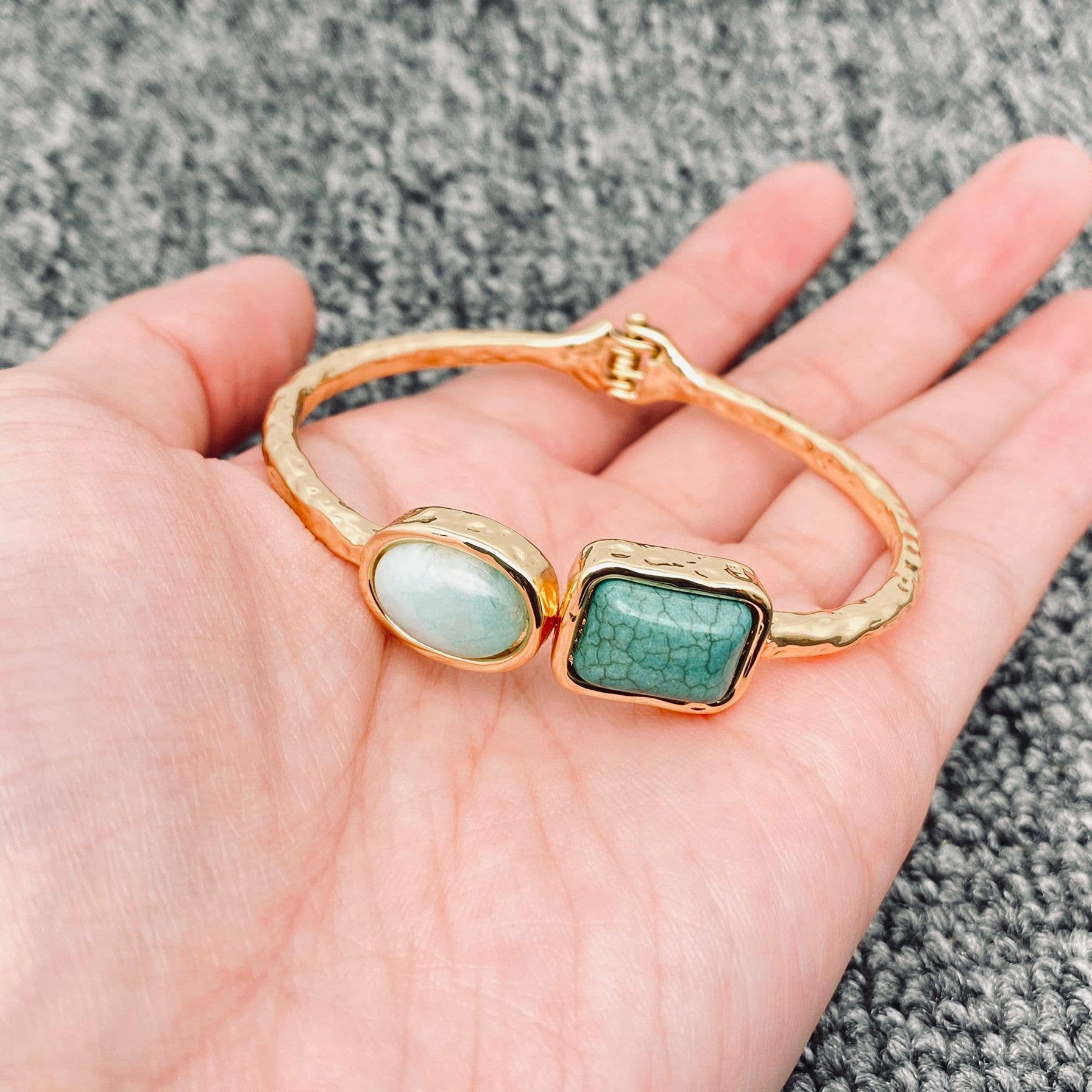 Mio Queena - Vintage Inlaid Stone Gilded Bangle & Elastic Bracelet - CS