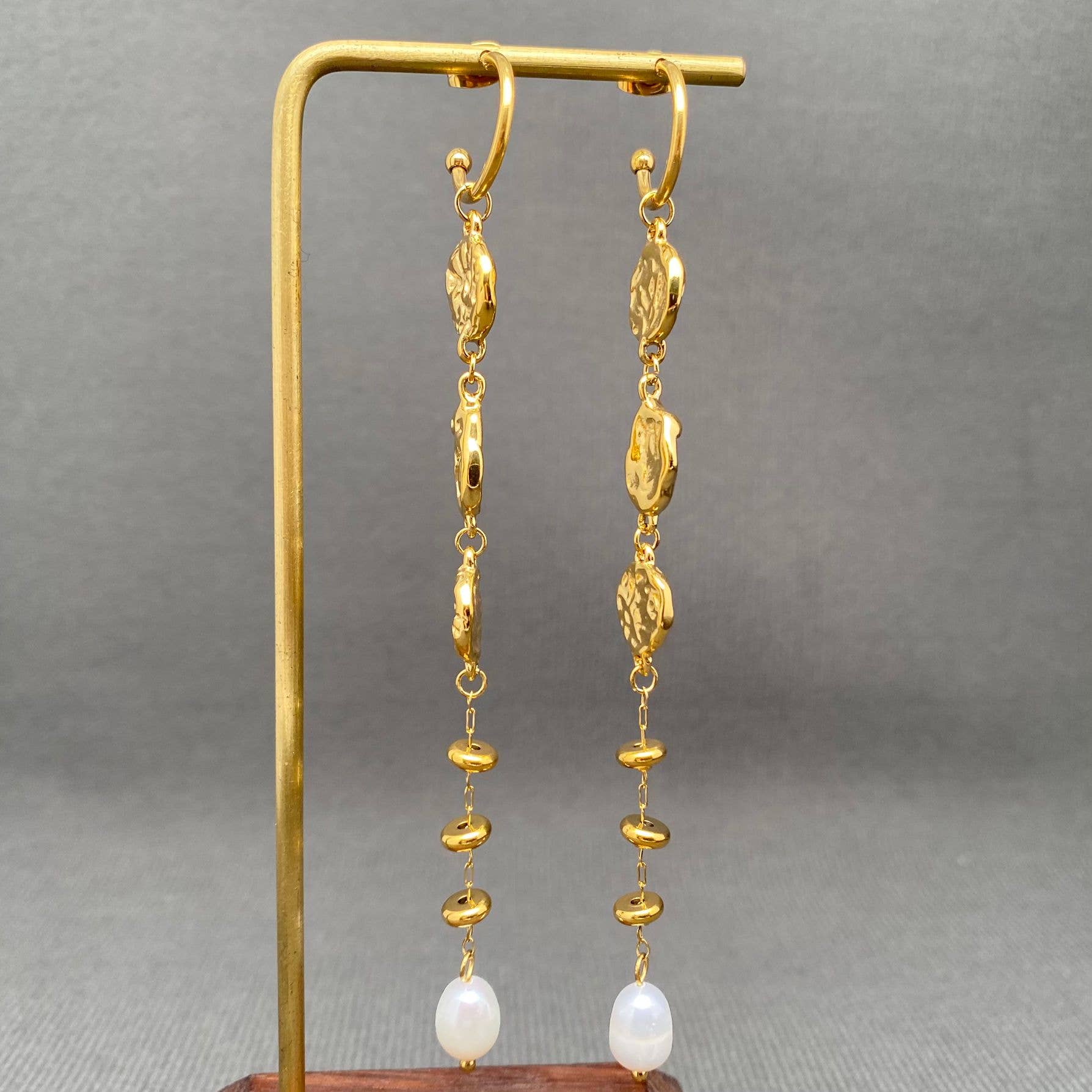 Mio Queena - Pearl Irregular Hammering Texture Fringe 18K Goldend SS Earrings - FGS