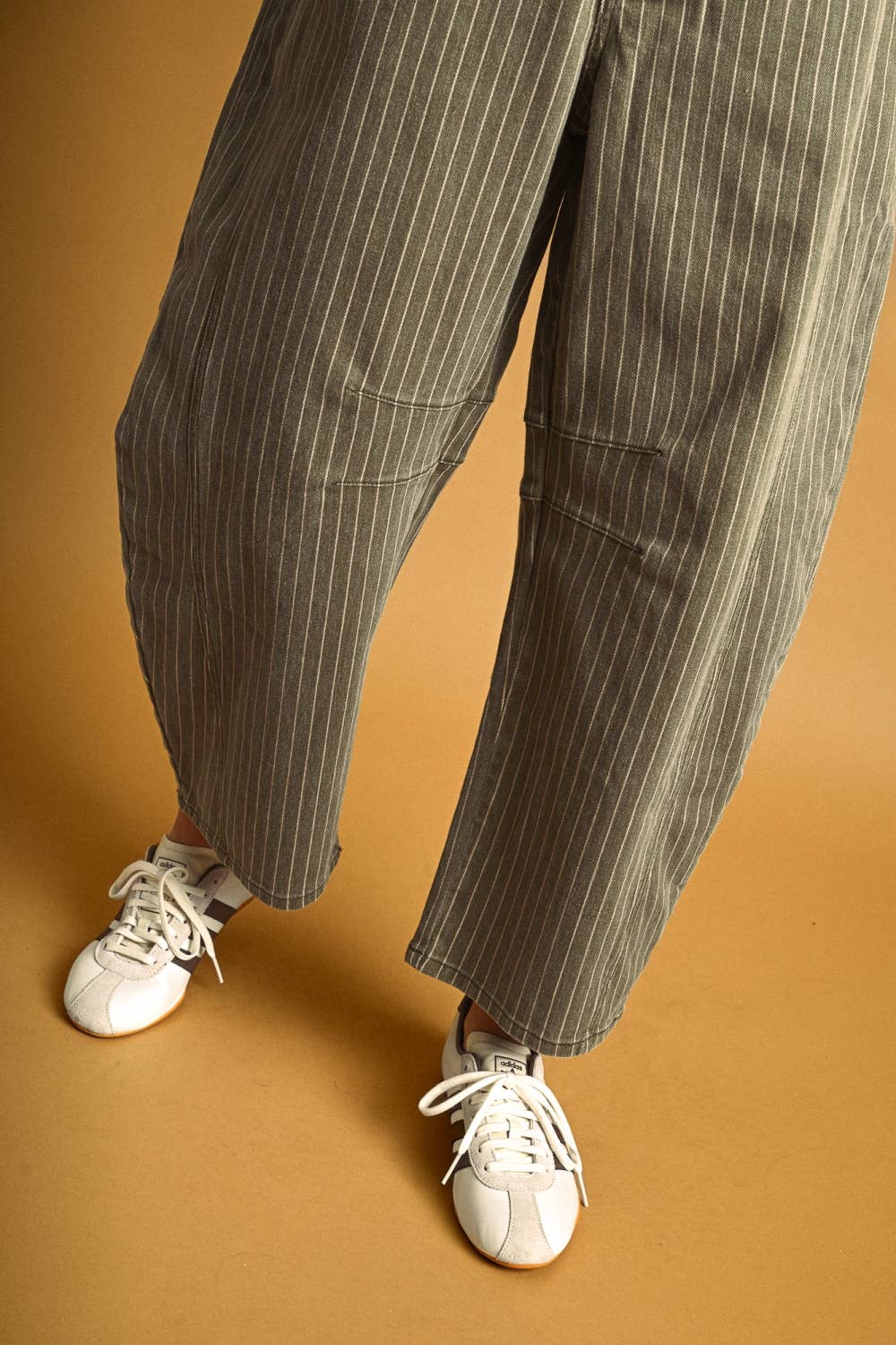 MIOU MUSE - PINSTRIPED PATTERN BARREL PANTS