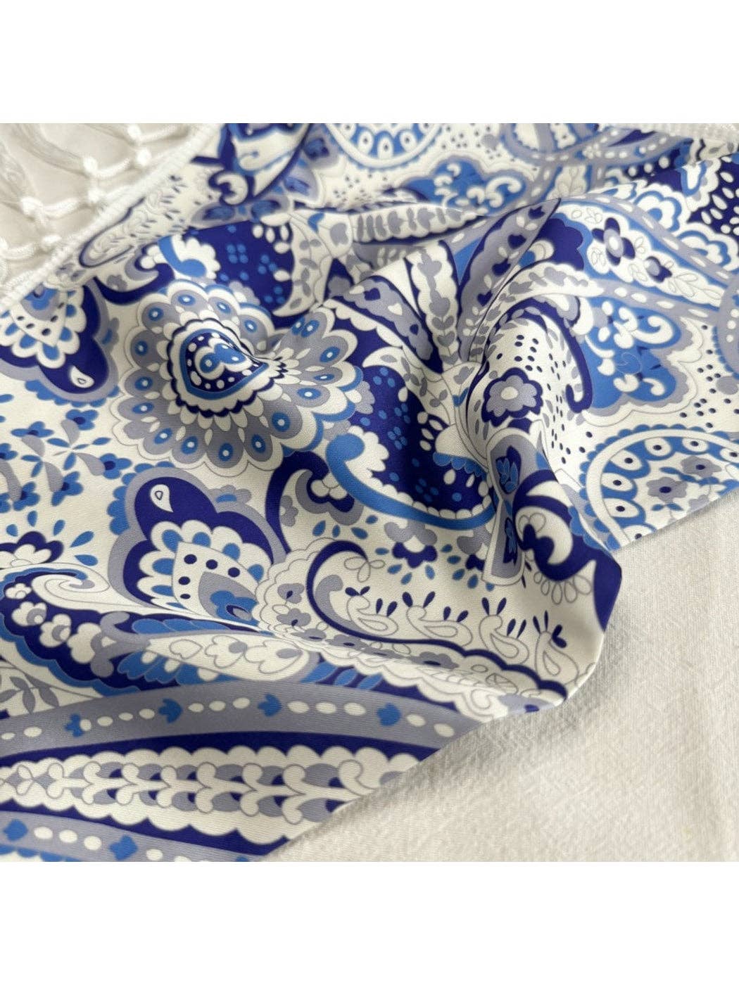 Funkyrel® Atzbranding Limited - Scarvii - Chic Fringed Fashion Triangle Bandana