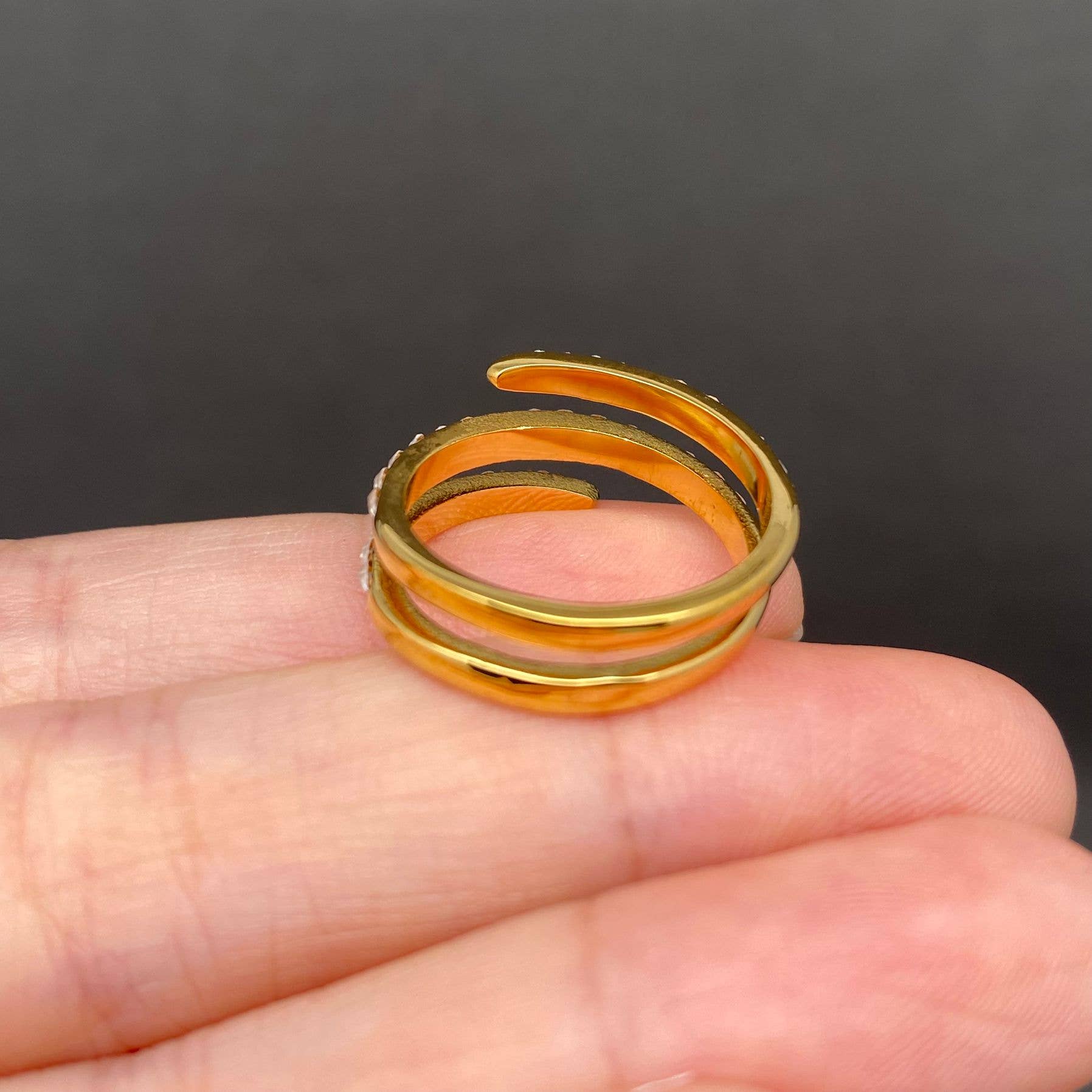 Mio Queena - Zircon inlaid 18K Gold Plated Stainless Steel Ring - FGS