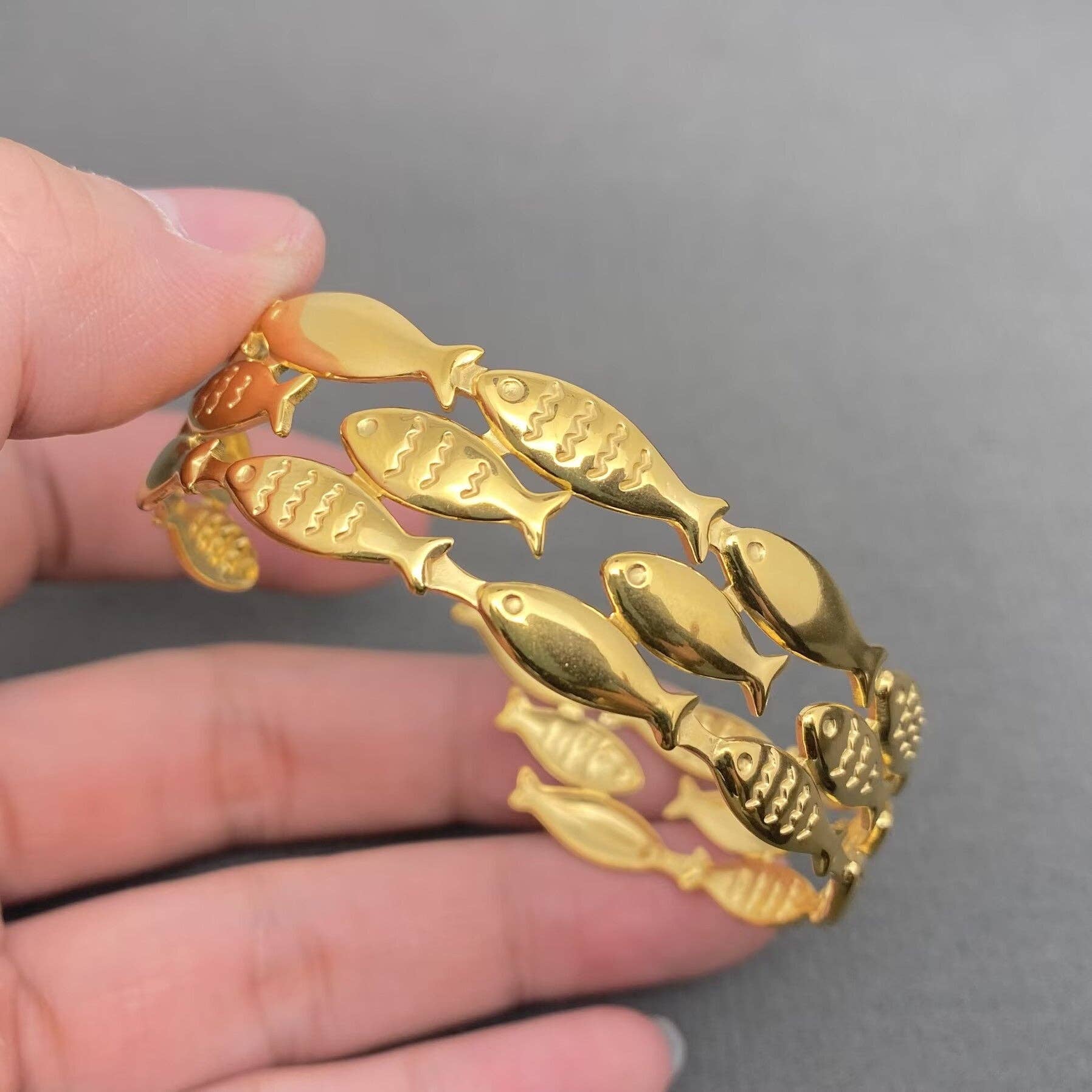 Mio Queena - 18K Gold Plated Stainless Steel Shoal of Fish Cuff - FGS