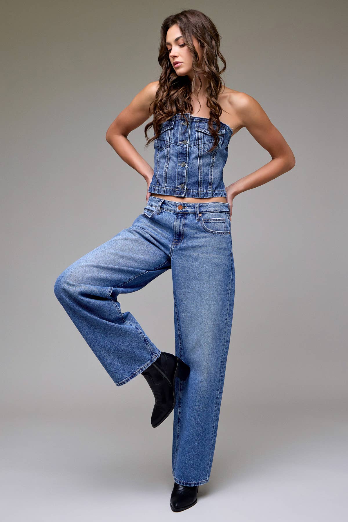 Hidden Jeans - Medium Wash Classic Clean Low Slung Baggy