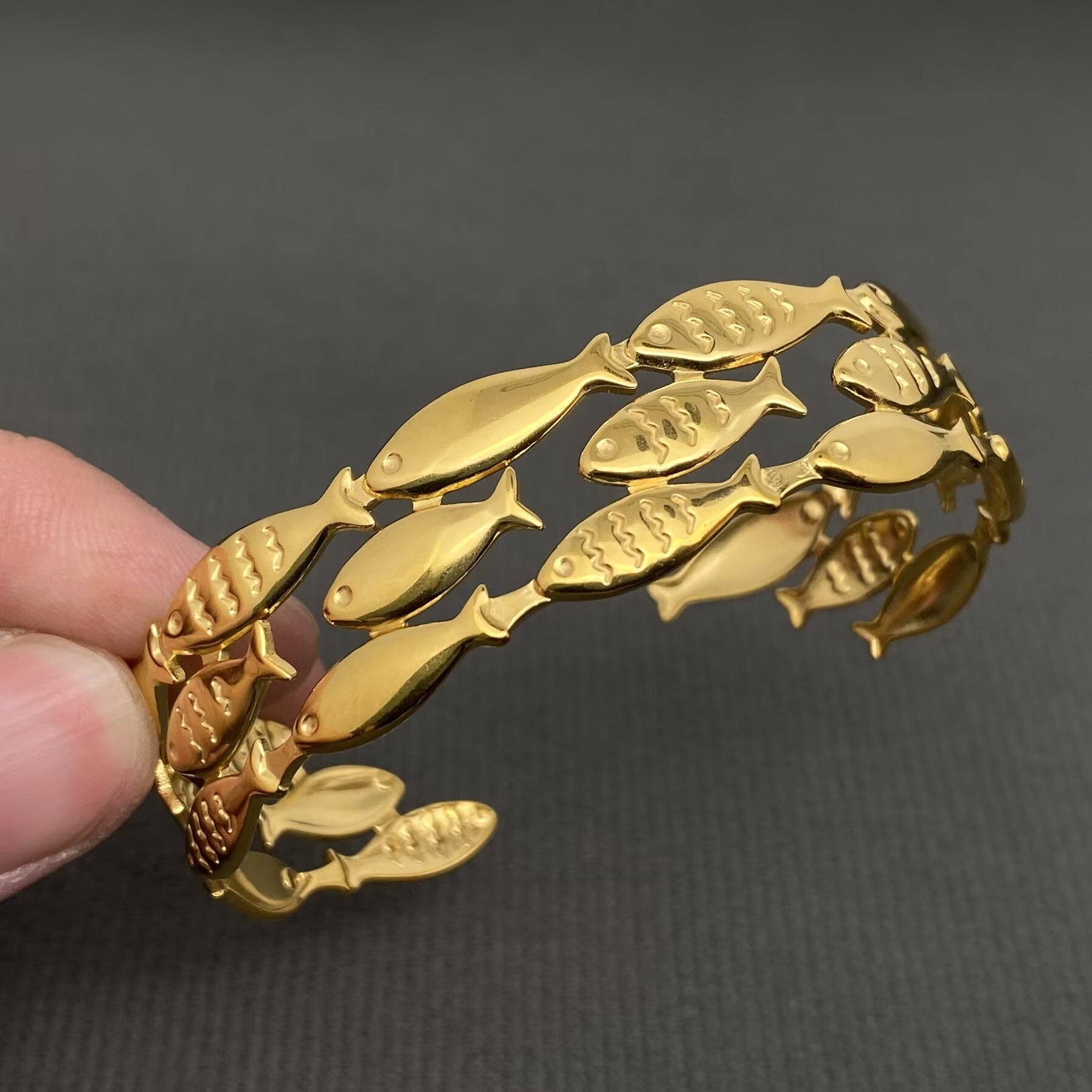Mio Queena - 18K Gold Plated Stainless Steel Shoal of Fish Cuff - FGS