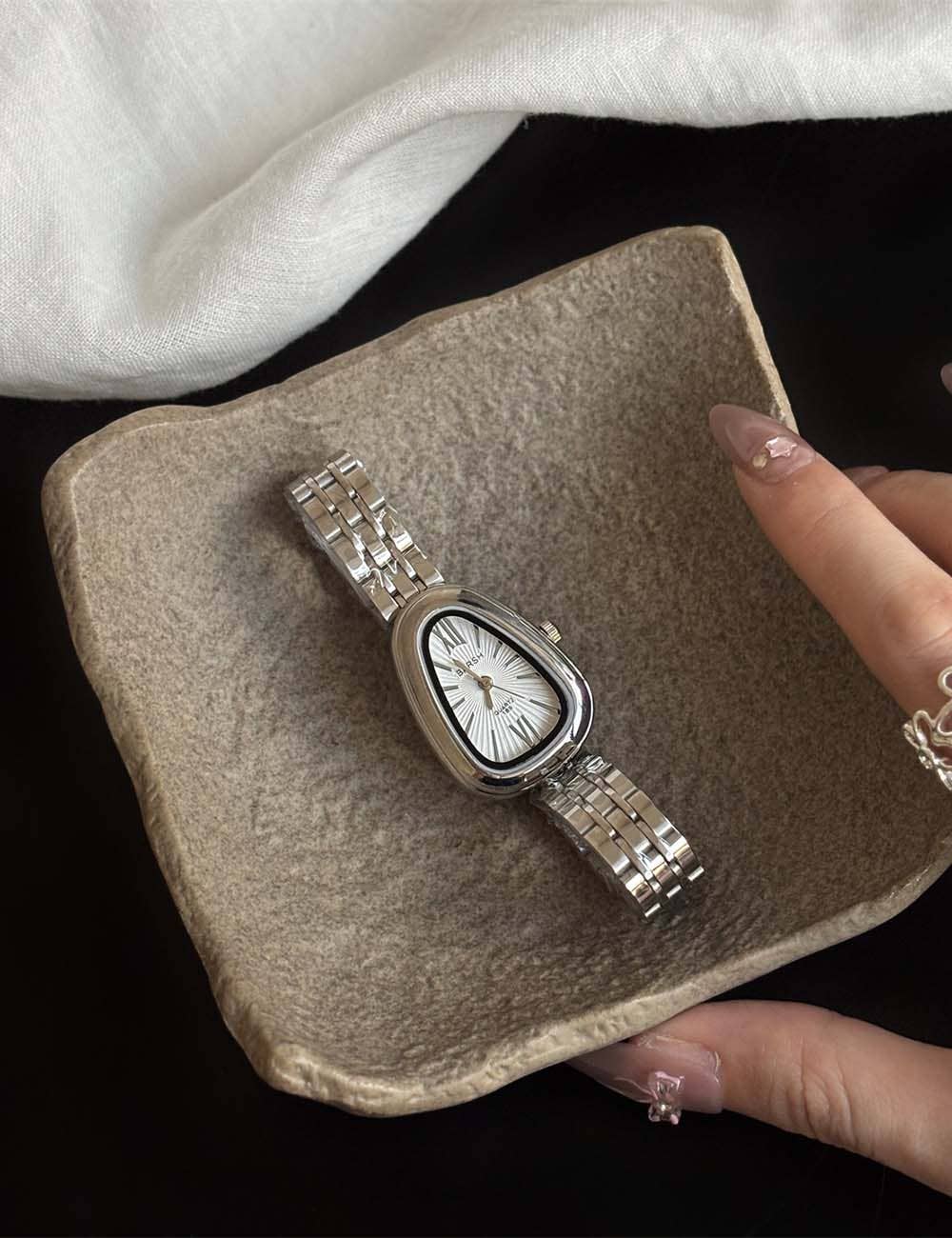 Dipped Shop - Luxury Snake Head Case Quartz Wrist Watch