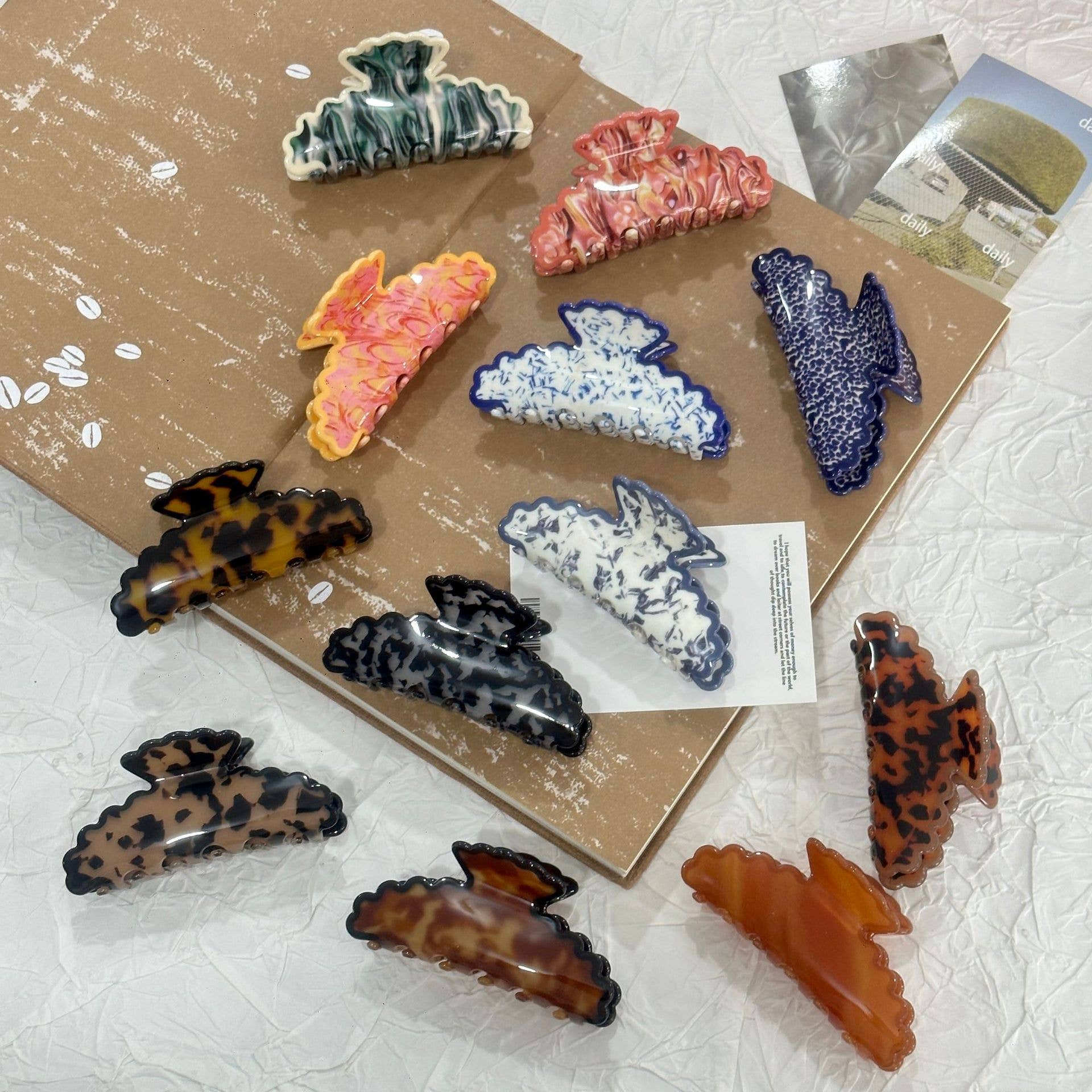 SoapElenGlen - Artistic Wave Edged Spotted Tie Dye Hair Claws