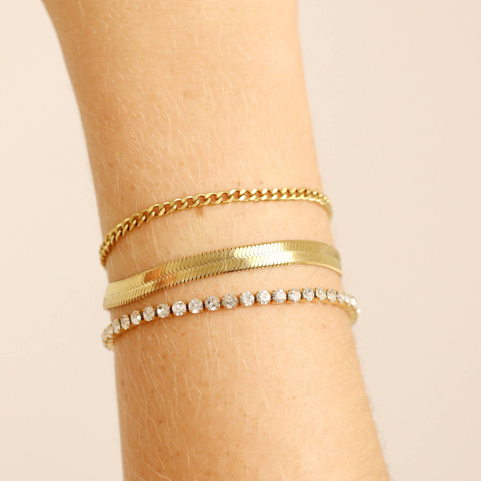 WJW - 18K Gold Herringbone Chain Bracelet