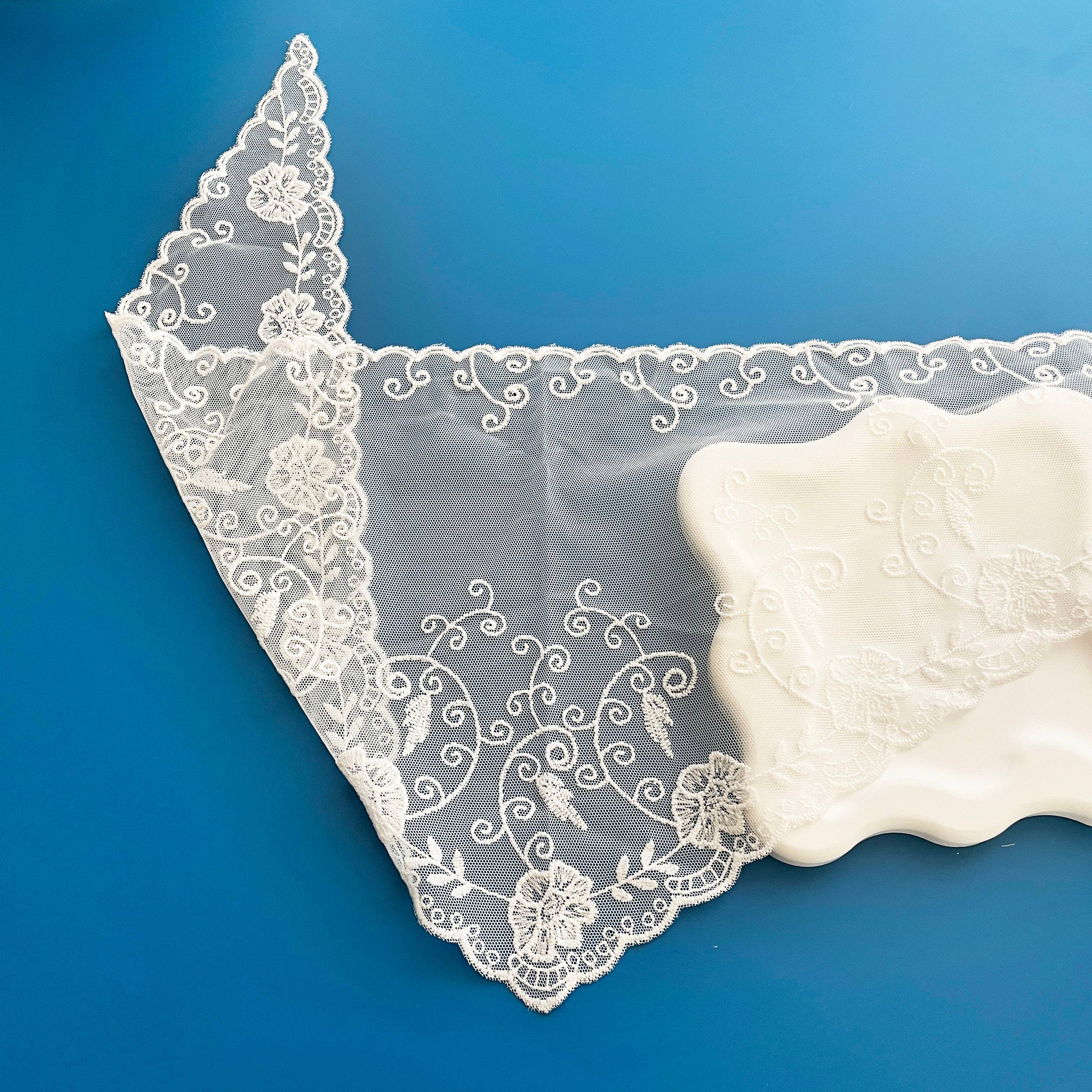 SoapElenGlen - Retro Lace Floral Head Scarf,Flower BranchTriangular Scarf