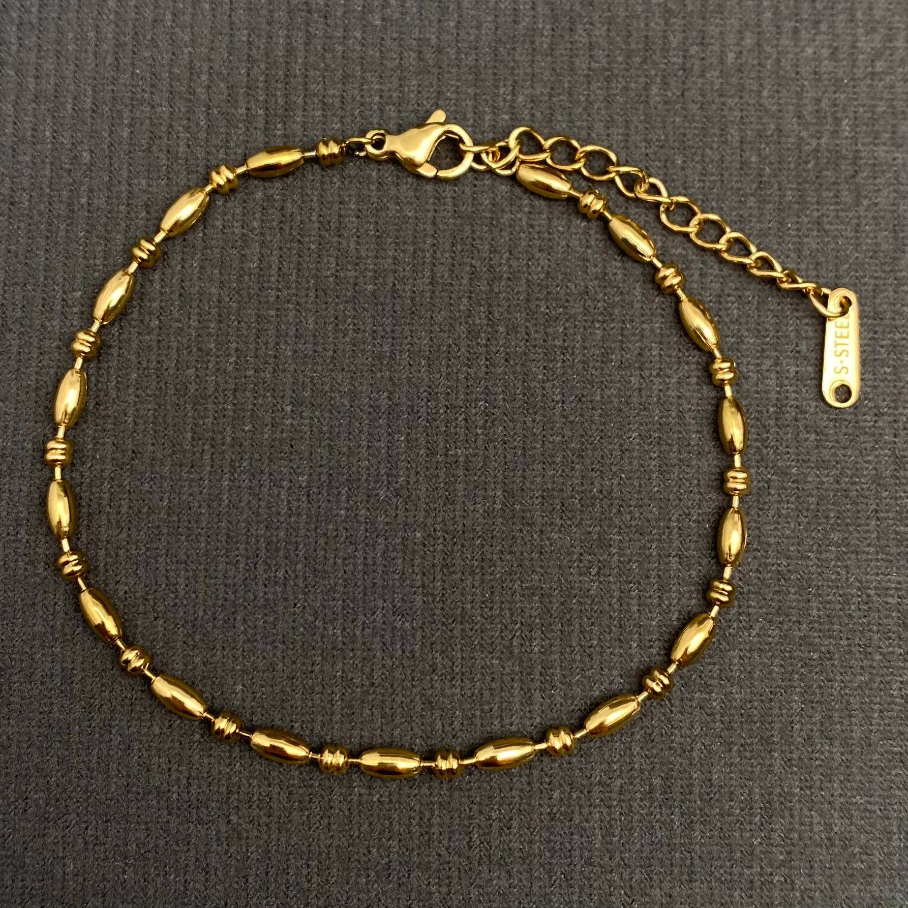 Mio Queena - Glossy 18K Gold Plated Stainless Steel chain Bracelet