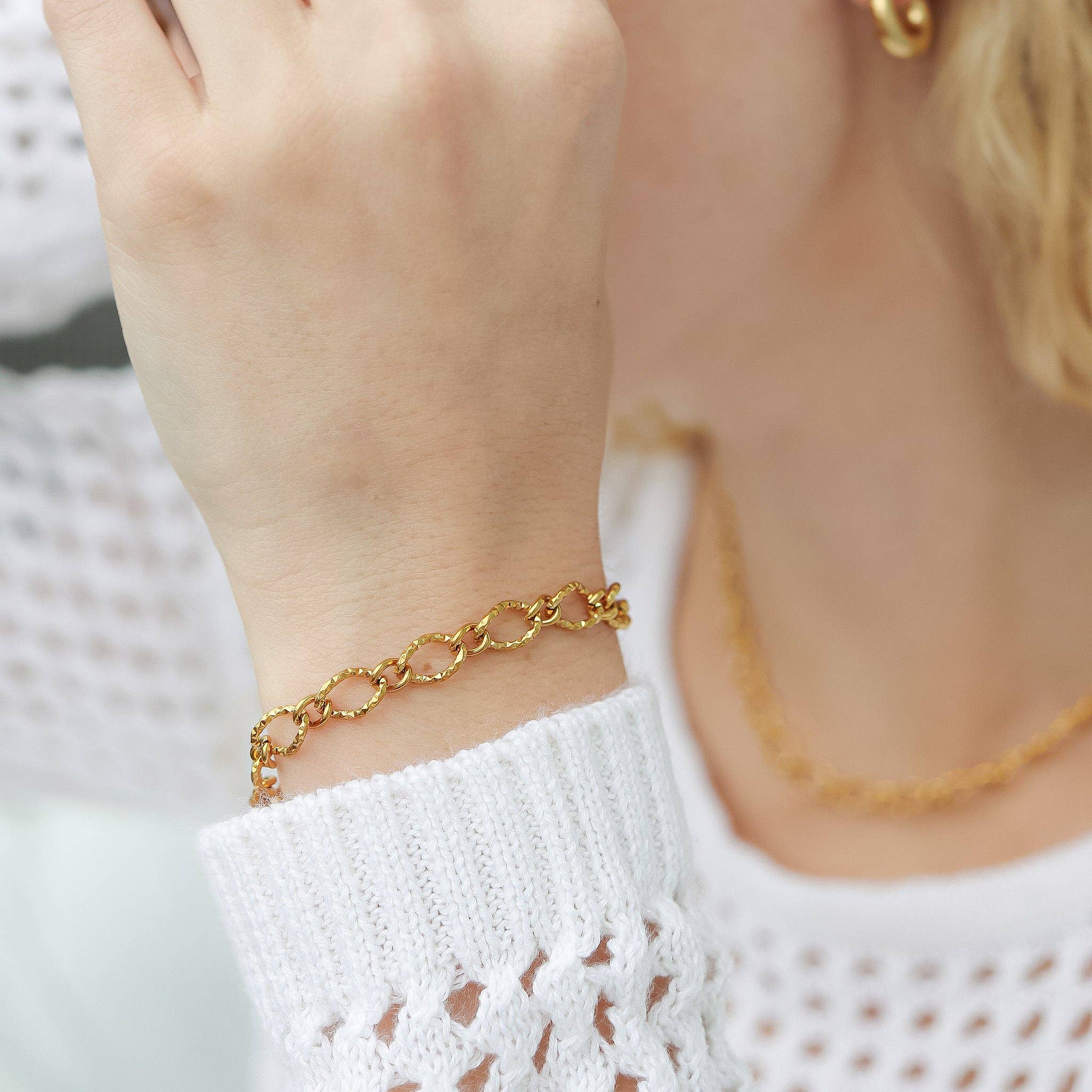 WJW - 18K Gold PVD Stainless Steel Hammered Oval Chain Bracelet
