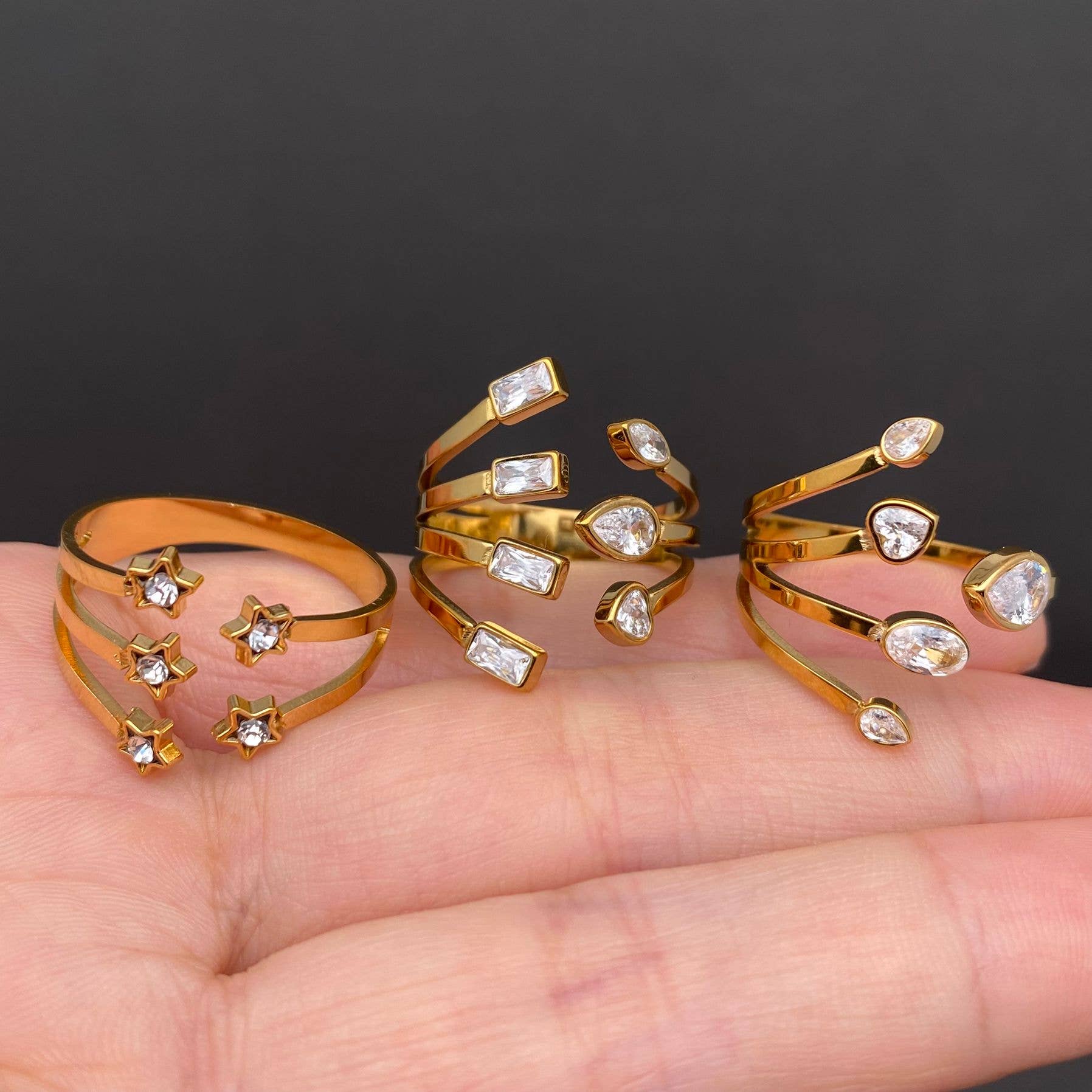 Mio Queena - Geometric Zircon 18K Gold Plated Stainless Steel Ring - FGS