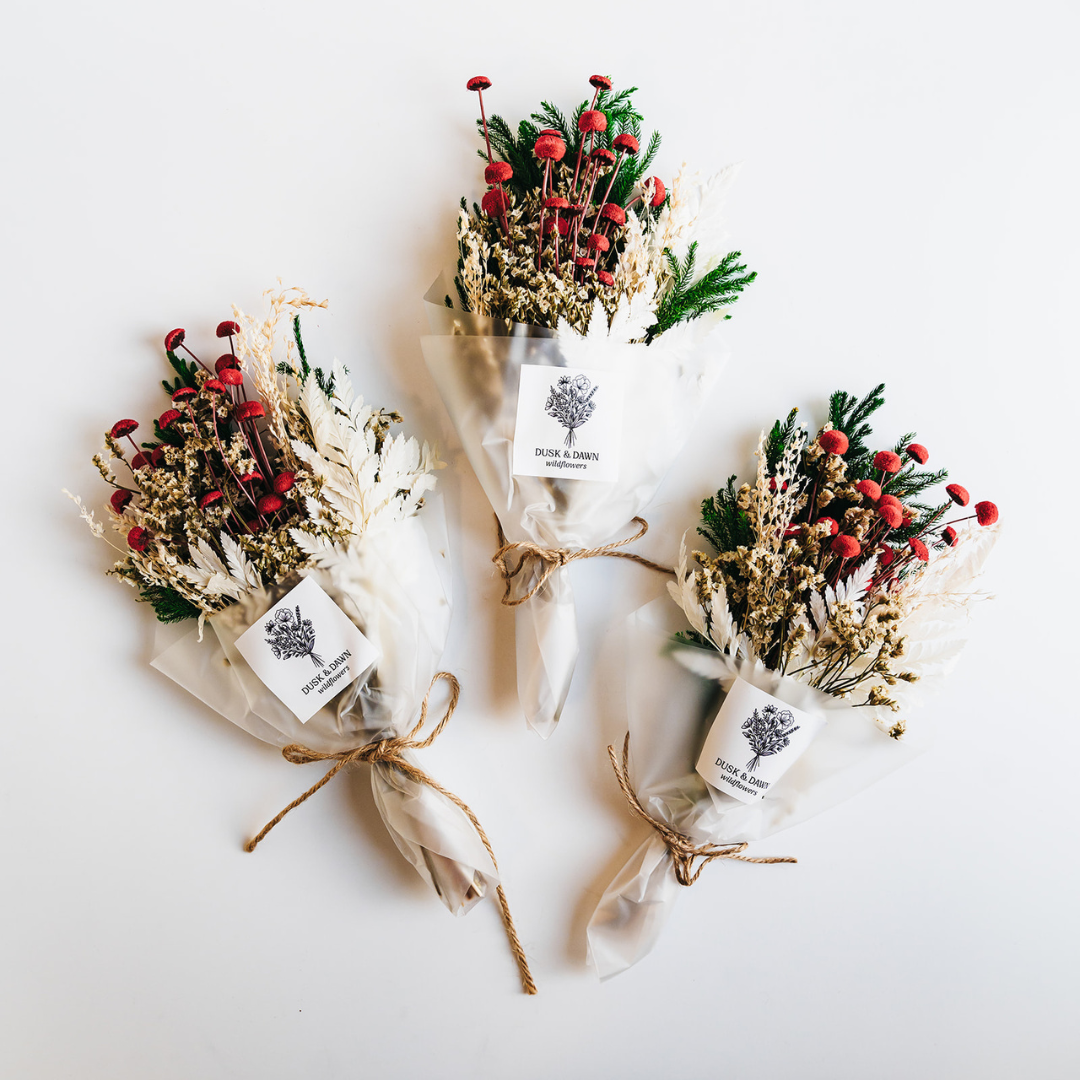 Giften Market - Holly Dried Flower Mini Bouquet - Hostess Gift for Holidays