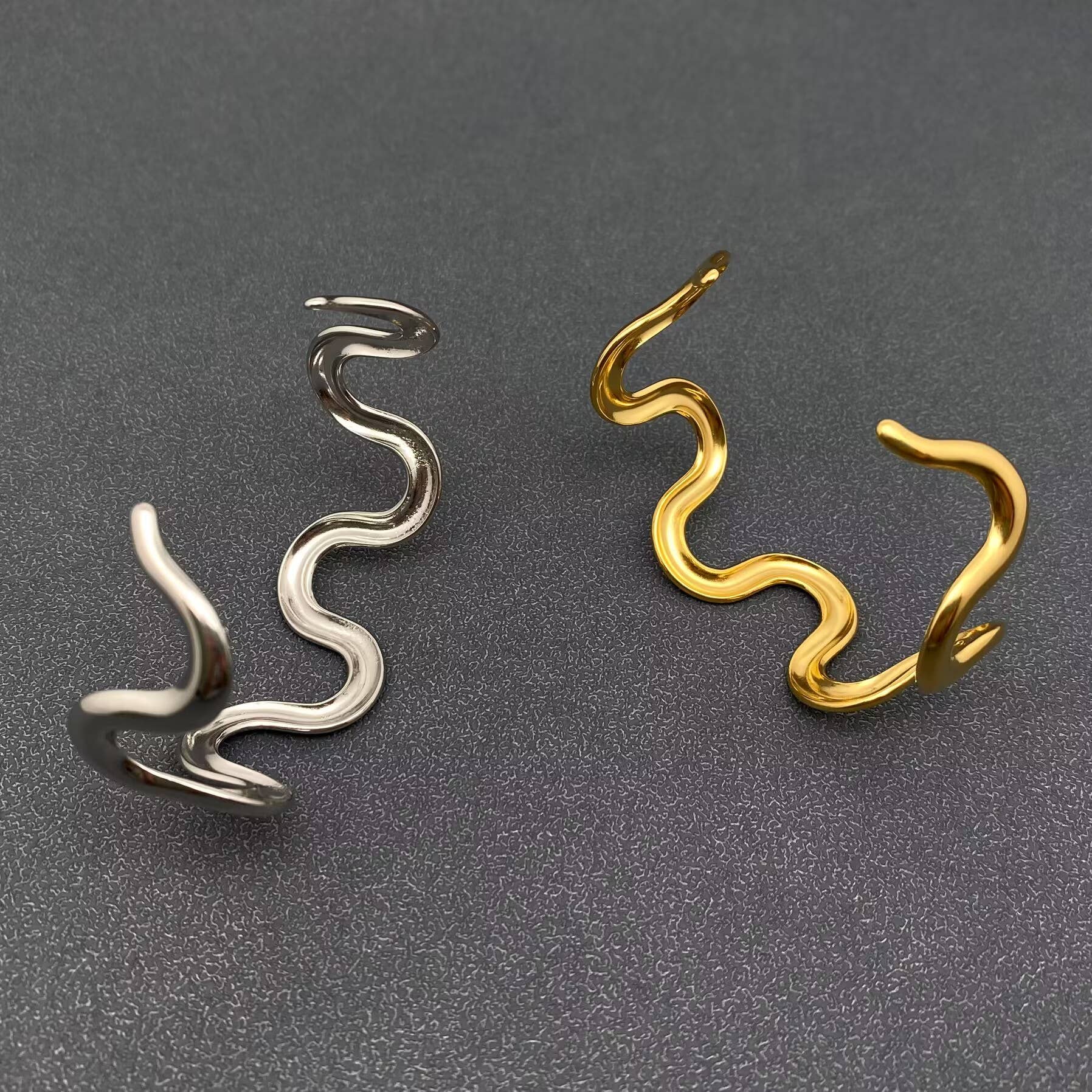 Mio Queena - 18K Gold Plated Stainless Steel Geometric Wave Cuff - FGS