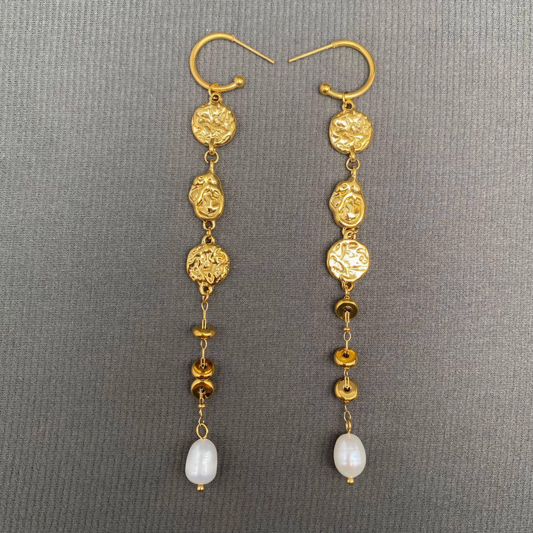 Mio Queena - Pearl Irregular Hammering Texture Fringe 18K Goldend SS Earrings - FGS