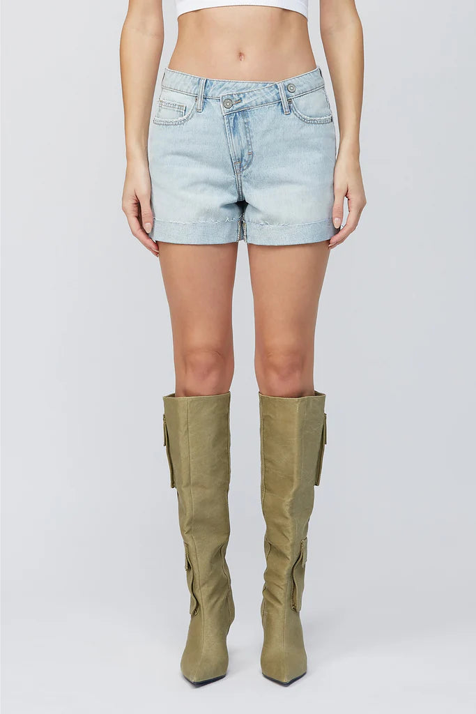 Sofie CROSSOVER WAISTBAND MOM SHORTS