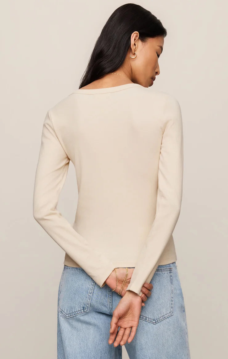 Greyson Scoop LS Tee Chalk
