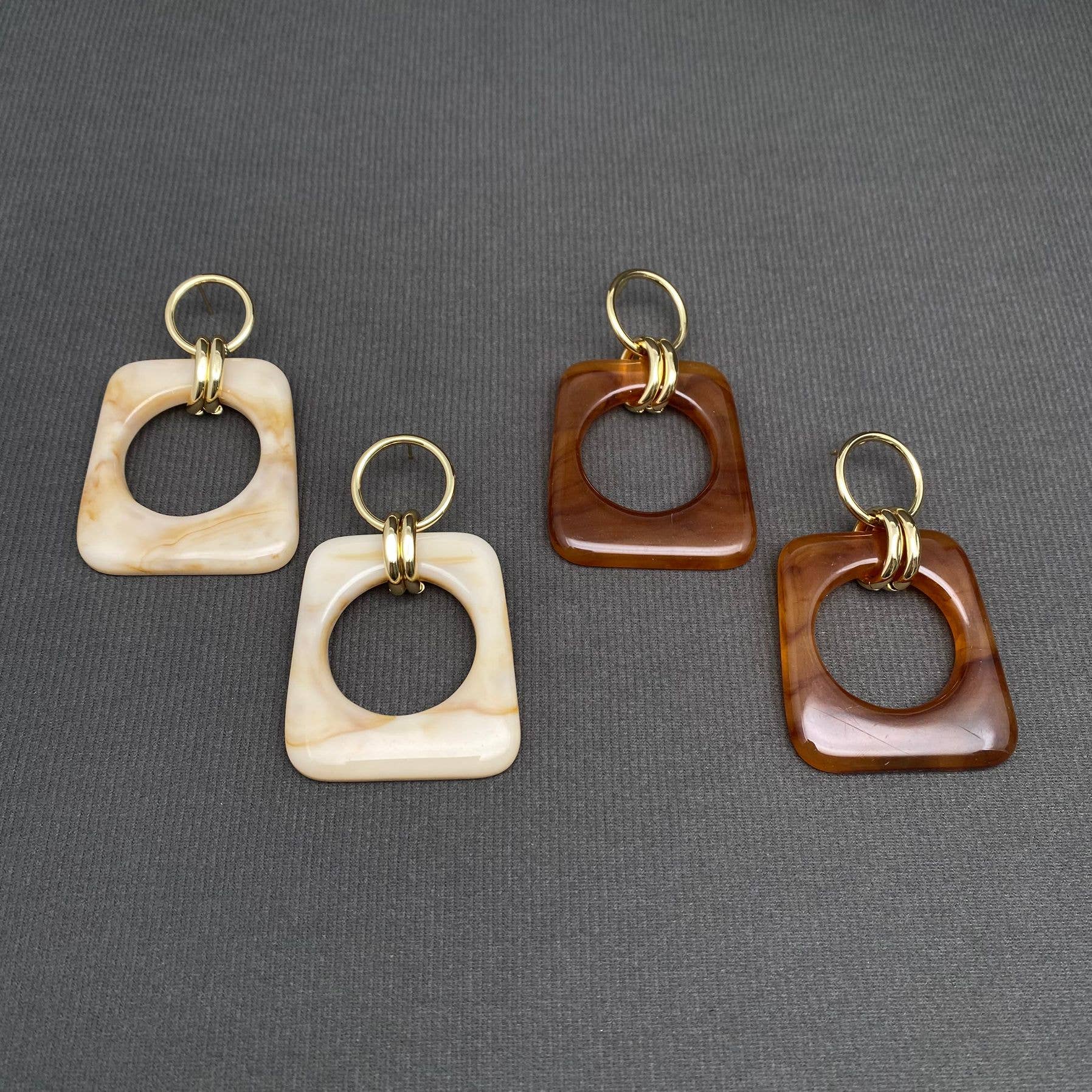 Mio Queena - Hollow Acetate Geometric Shape Earrings