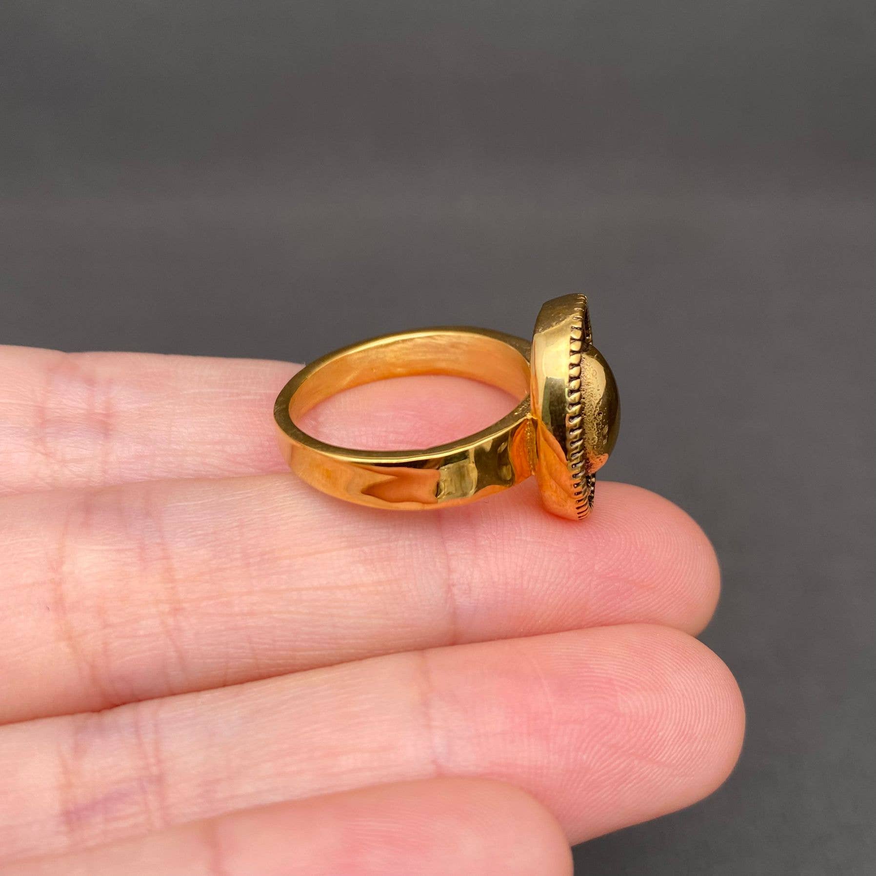 Mio Queena - Glossy Ellipsoid 8K Gold Plated Stainless Steel Ring - FGS