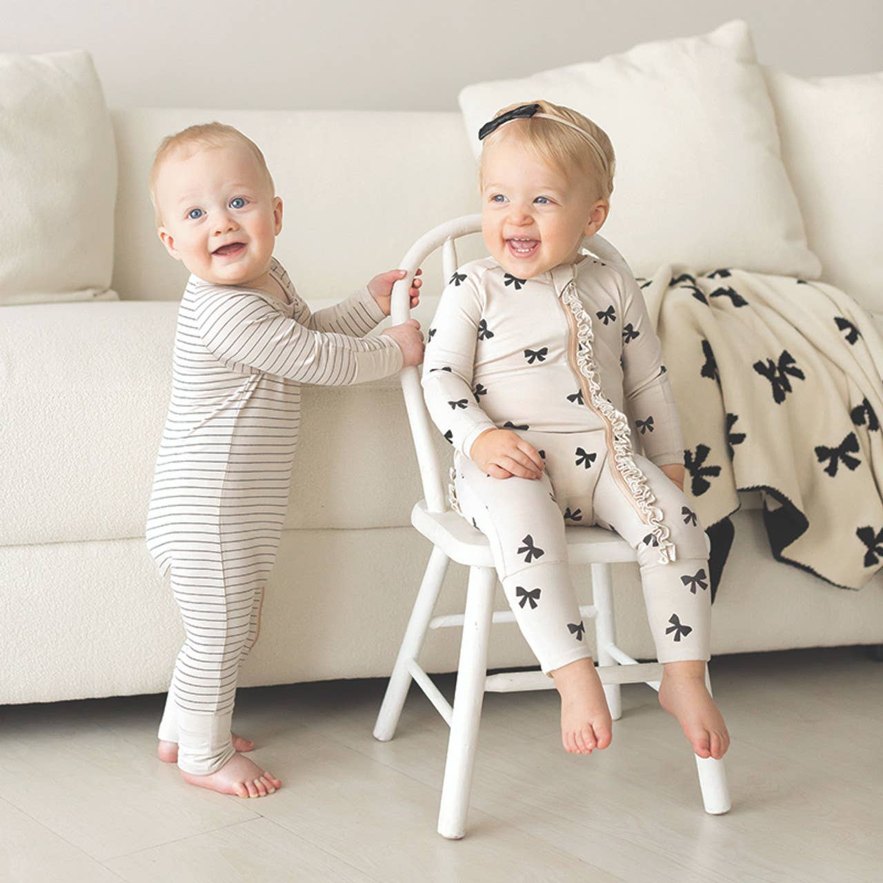 Stephan Baby by Creative Brands - Cozy Romper with Ruffles - Bow