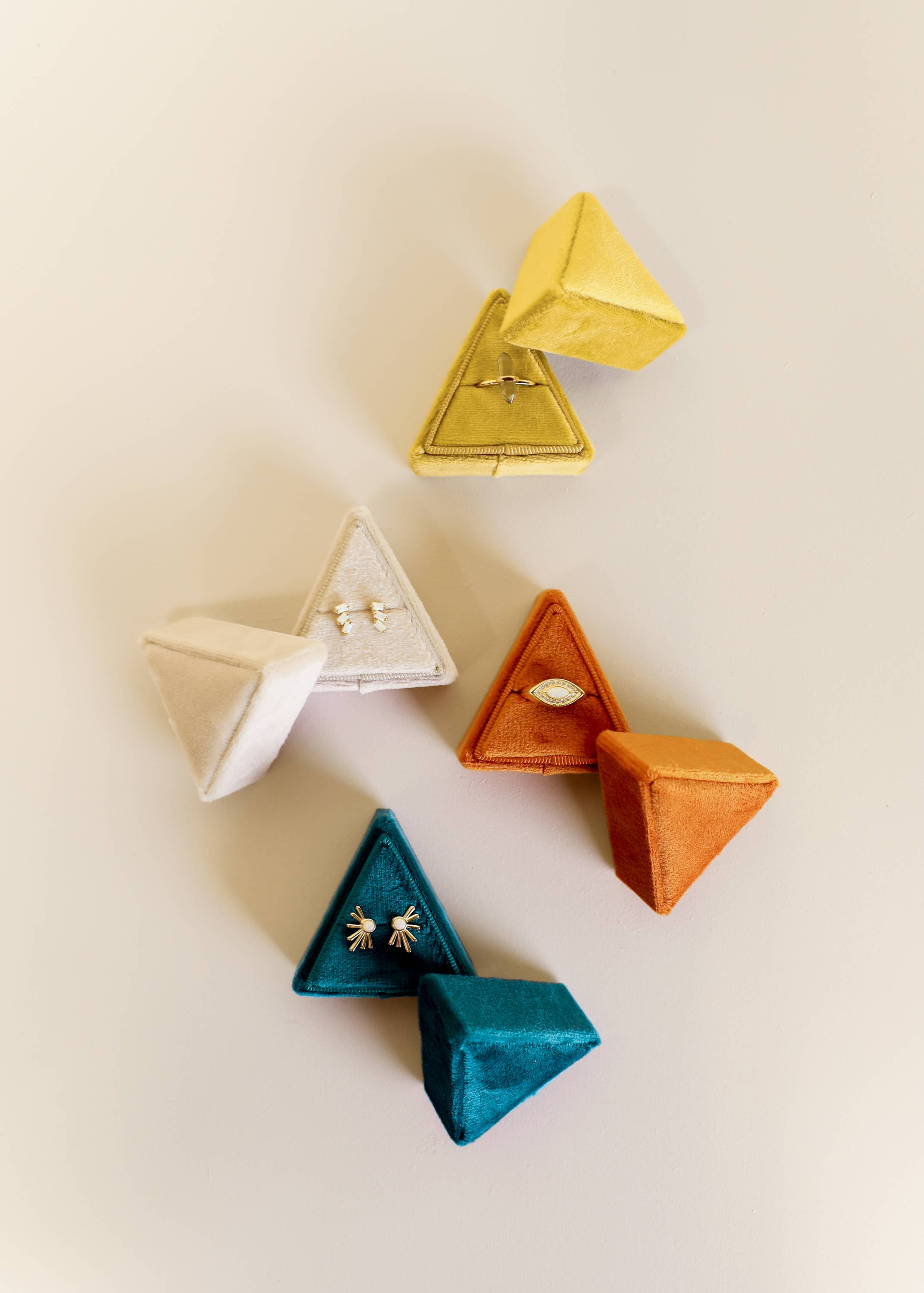 JaxKelly - Velvet Jewelry Box - Triangle - Chartreuse