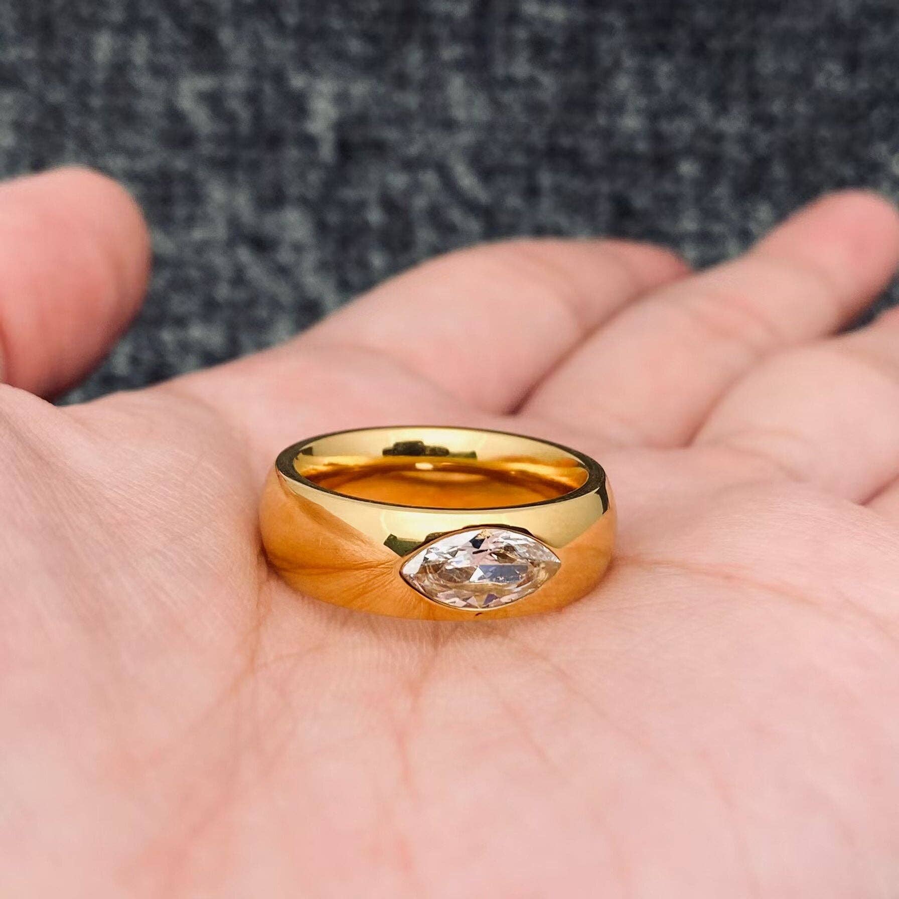 Mio Queena - FGS - White Zircon 18K Gold Plated Stainless Steel Glossy Ring