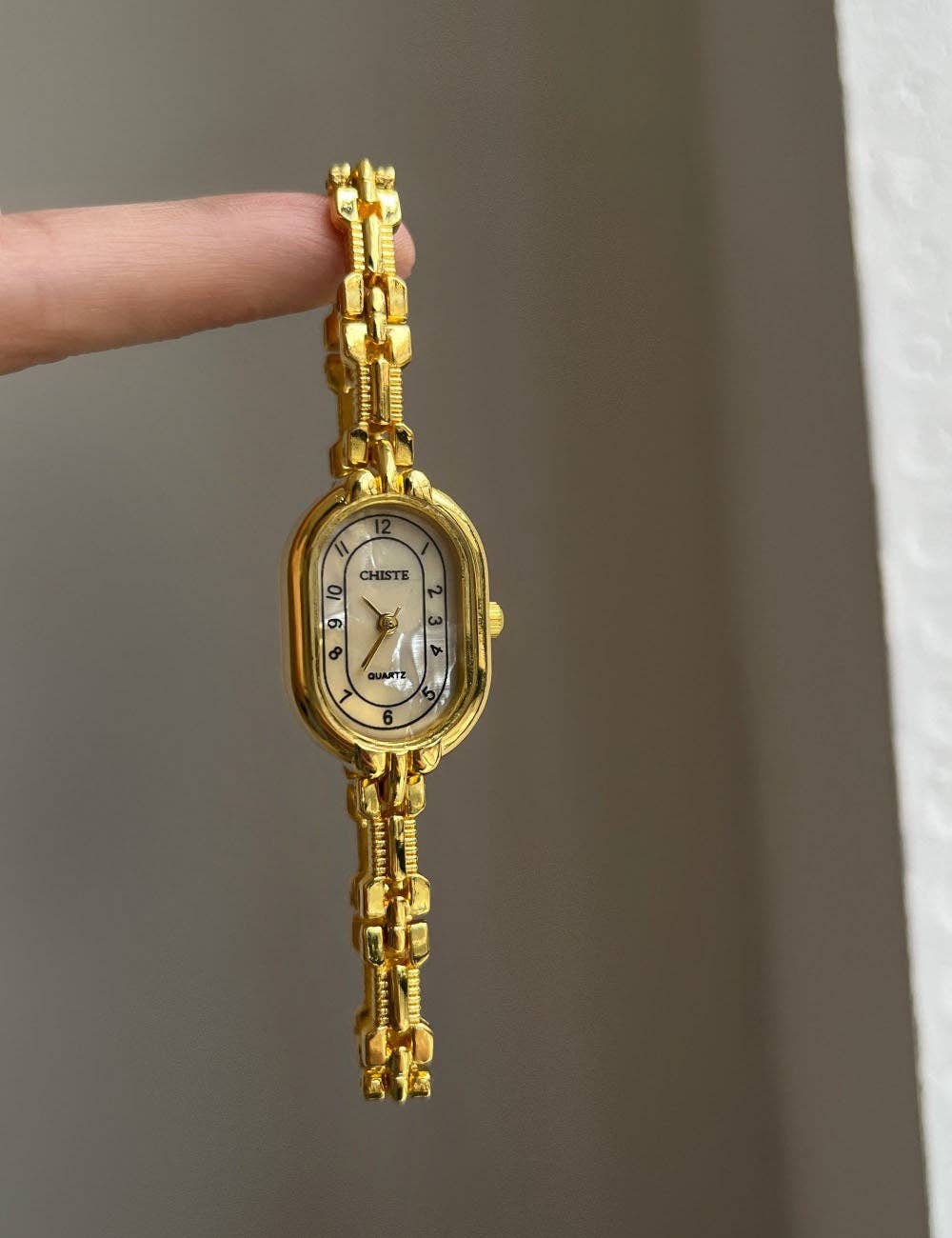Dipped Shop - Vintage Gold Oval Bracelet Quartz Watch