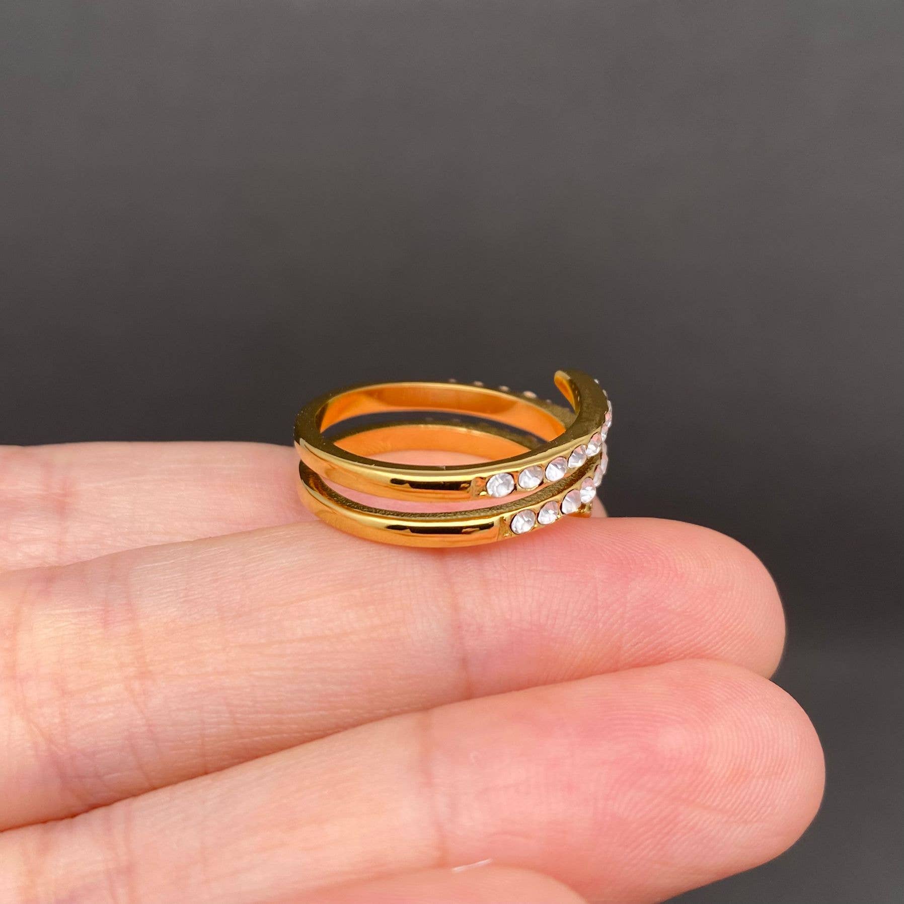 Mio Queena - Zircon inlaid 18K Gold Plated Stainless Steel Ring - FGS