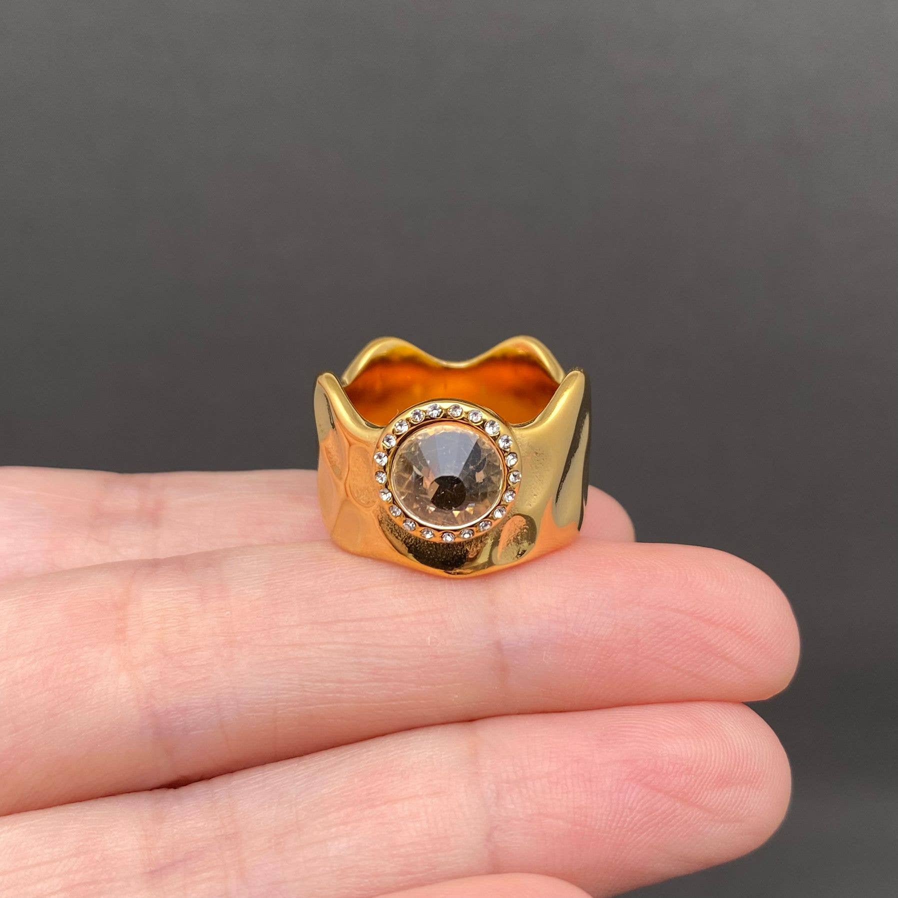 Mio Queena - Zircon Inlaid 18K Gold Plated Stainless Steel Ring - FGS