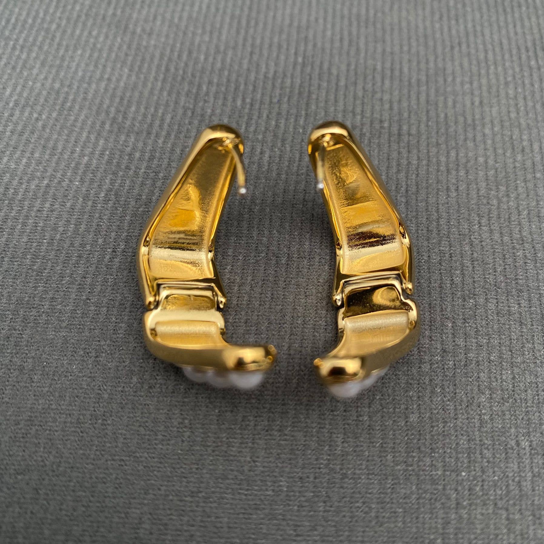 Mio Queena - Pearl Inlaid 18K Gold Plated S.Steel Huggie Earrings - FGS