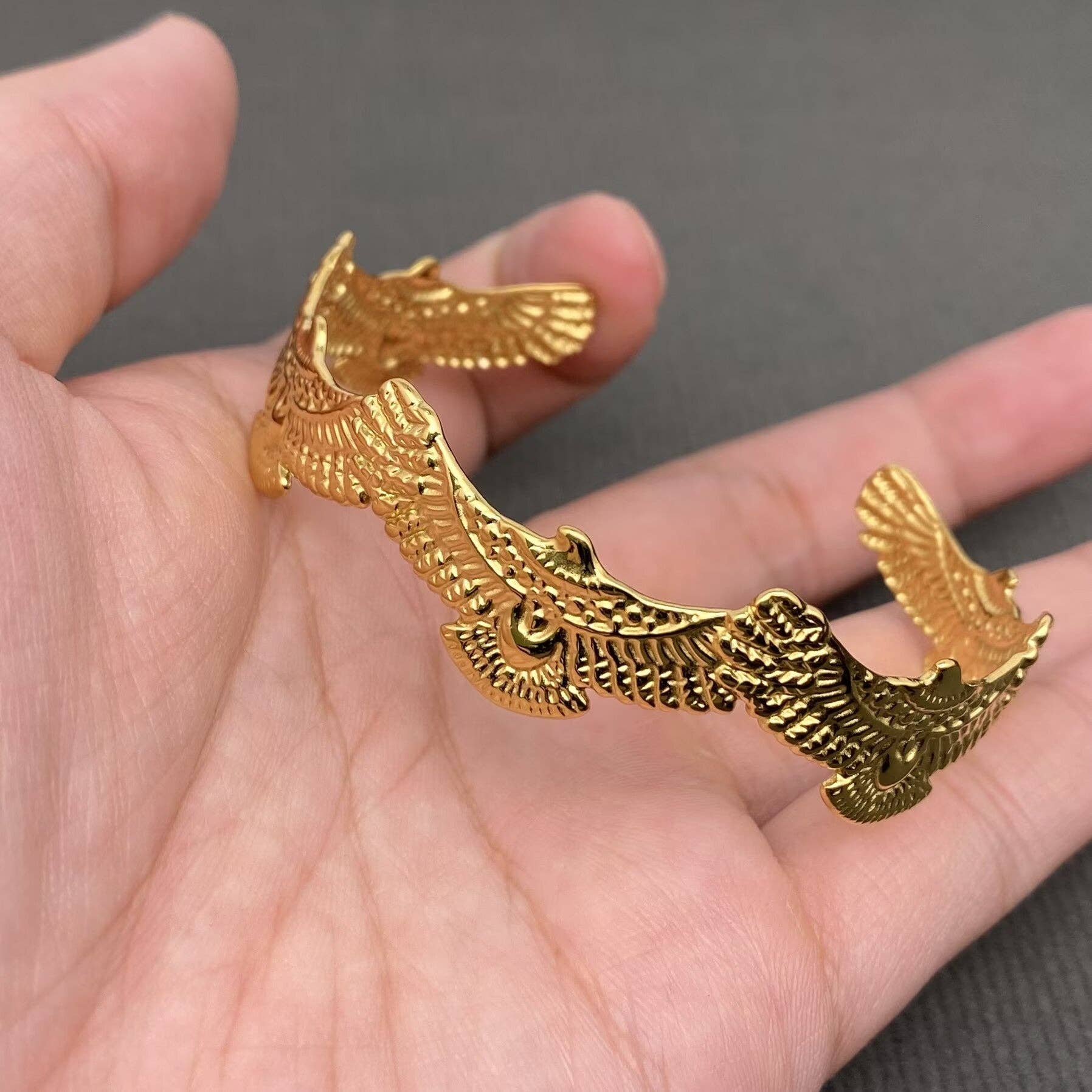 Mio Queena - Pigeon 18K Gold Plated Stainless Steel Adjustable Cuff - FGS