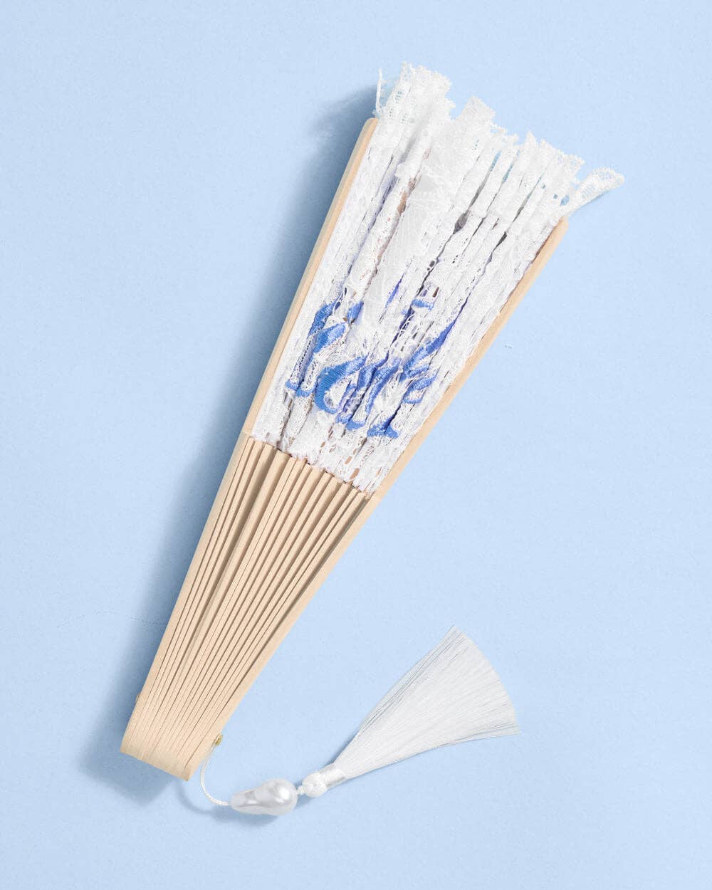 xo, Fetti - White Lace Bride to Be Folding Fan | Bridal Accessory