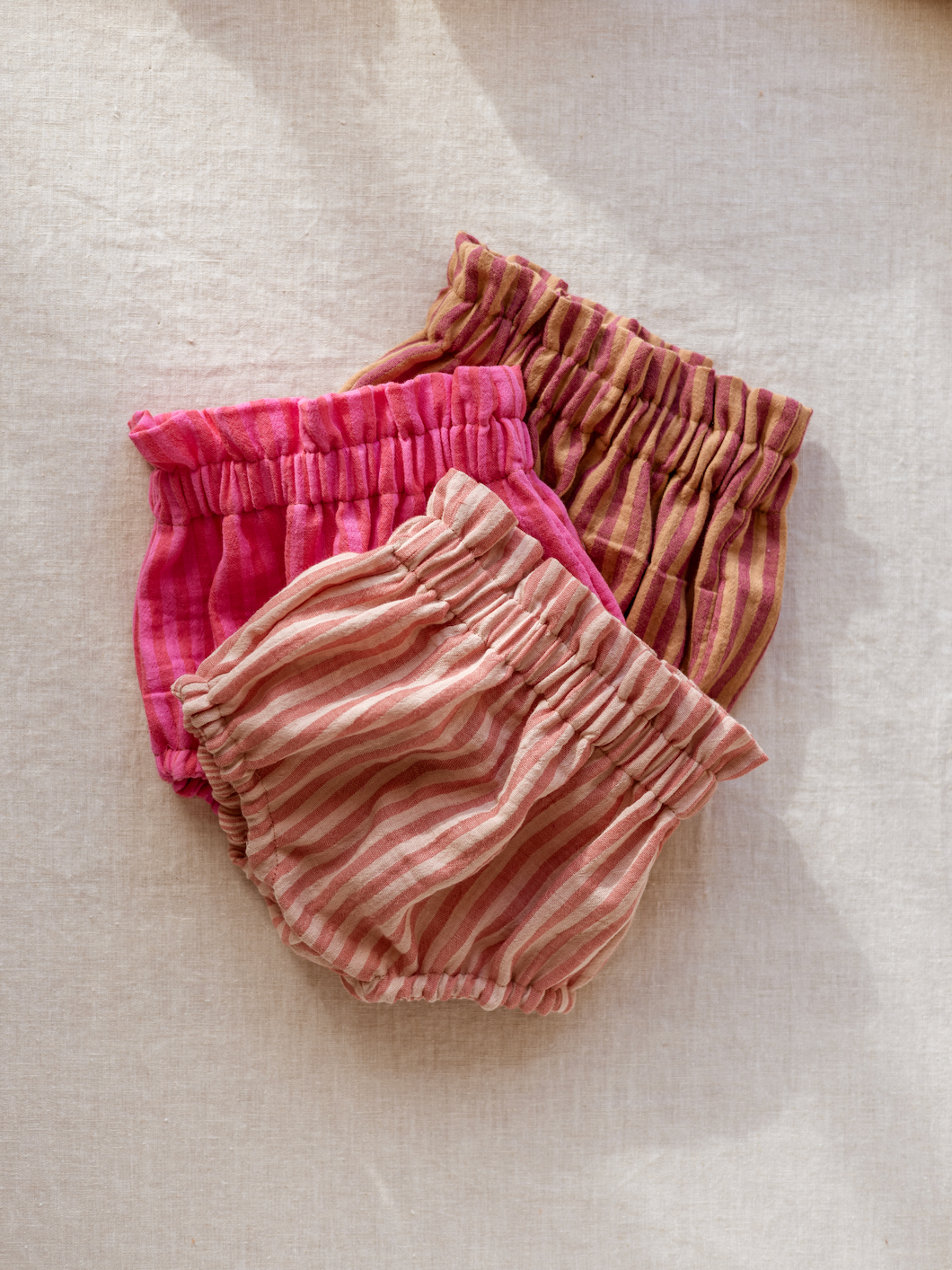 PETITE EvelinaApparel - Baby bloomers / Honey Raspberry