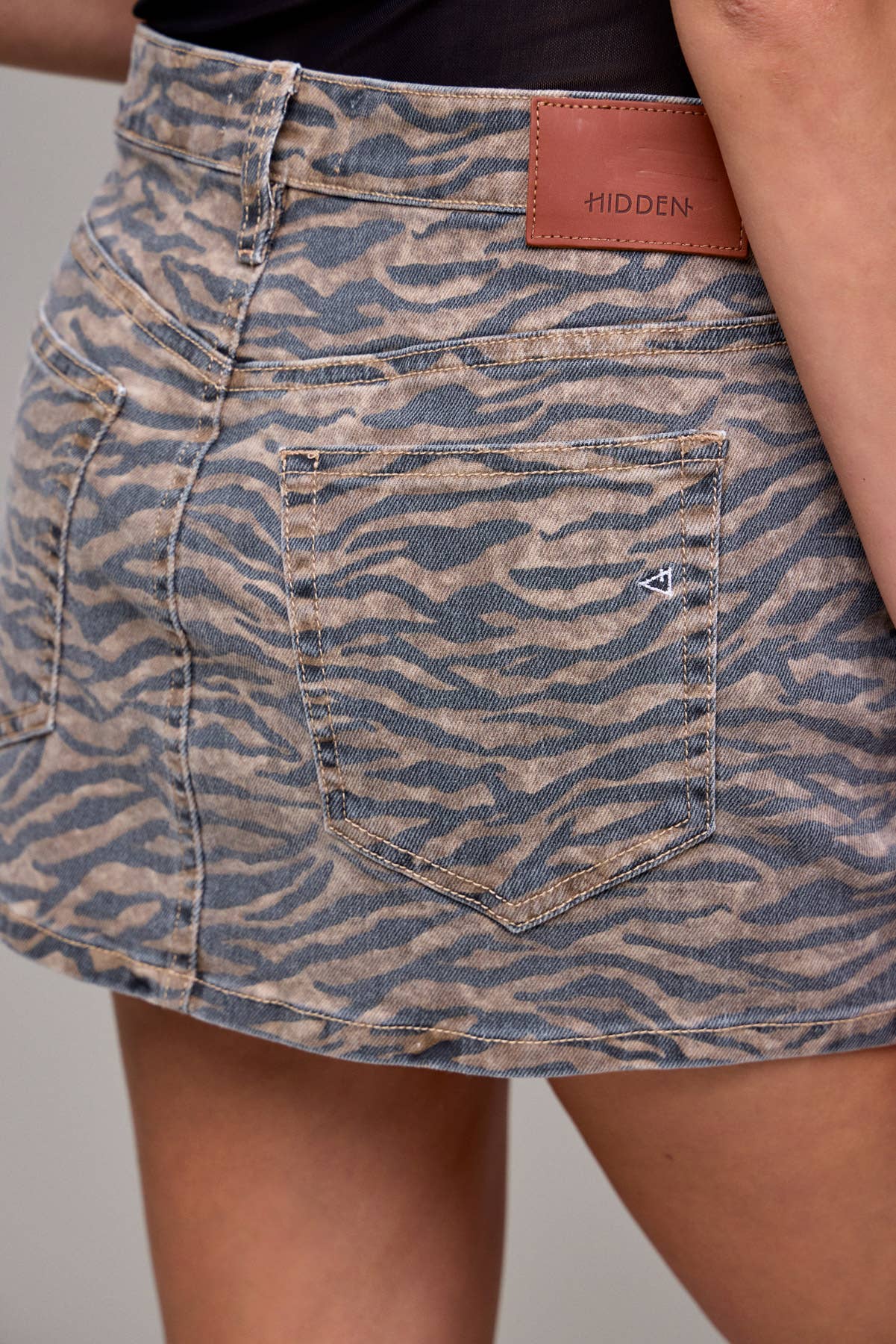 Hidden Jeans - Tiger Print Stretch Mini Skirt