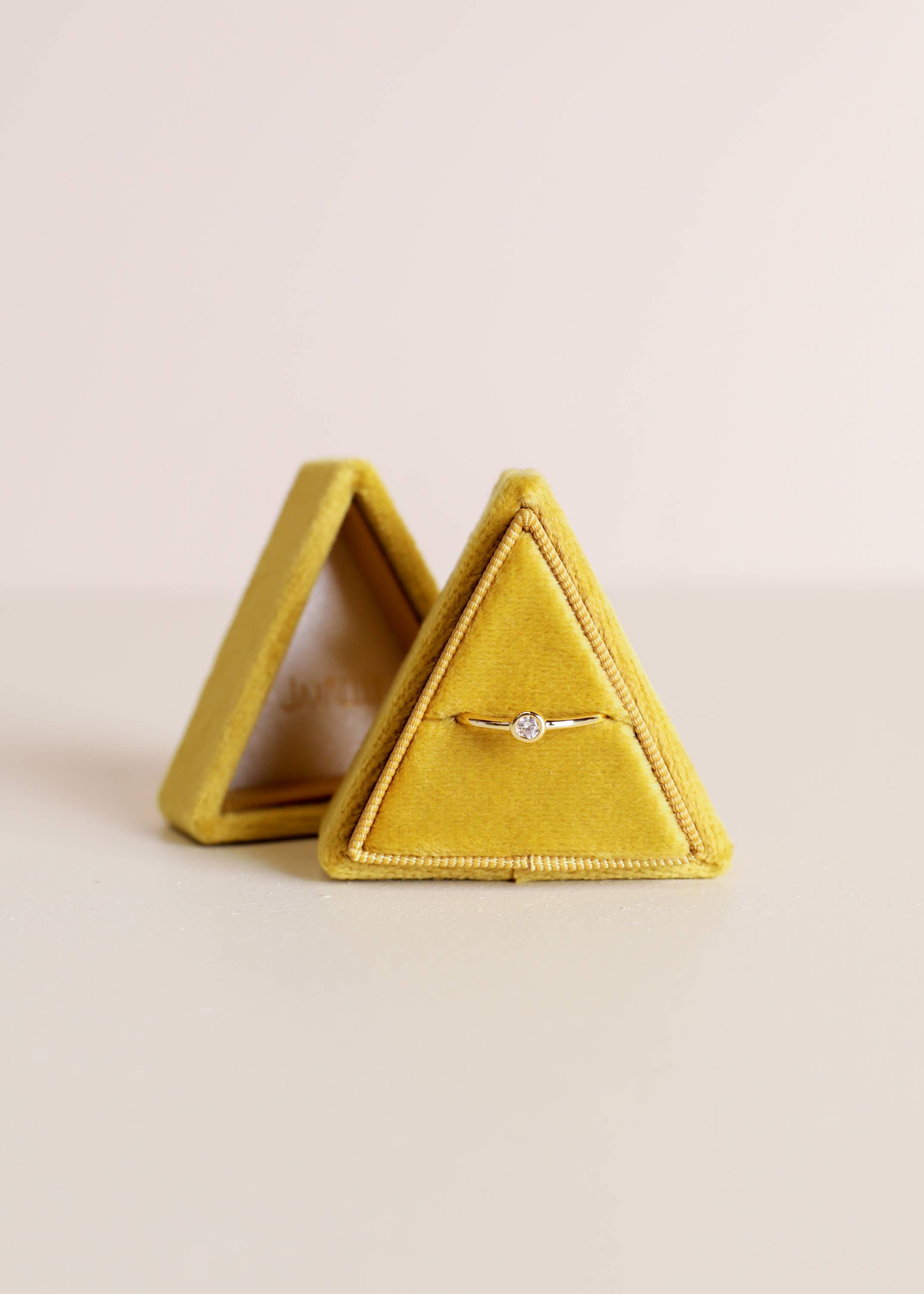 JaxKelly - Velvet Jewelry Box - Triangle - Chartreuse