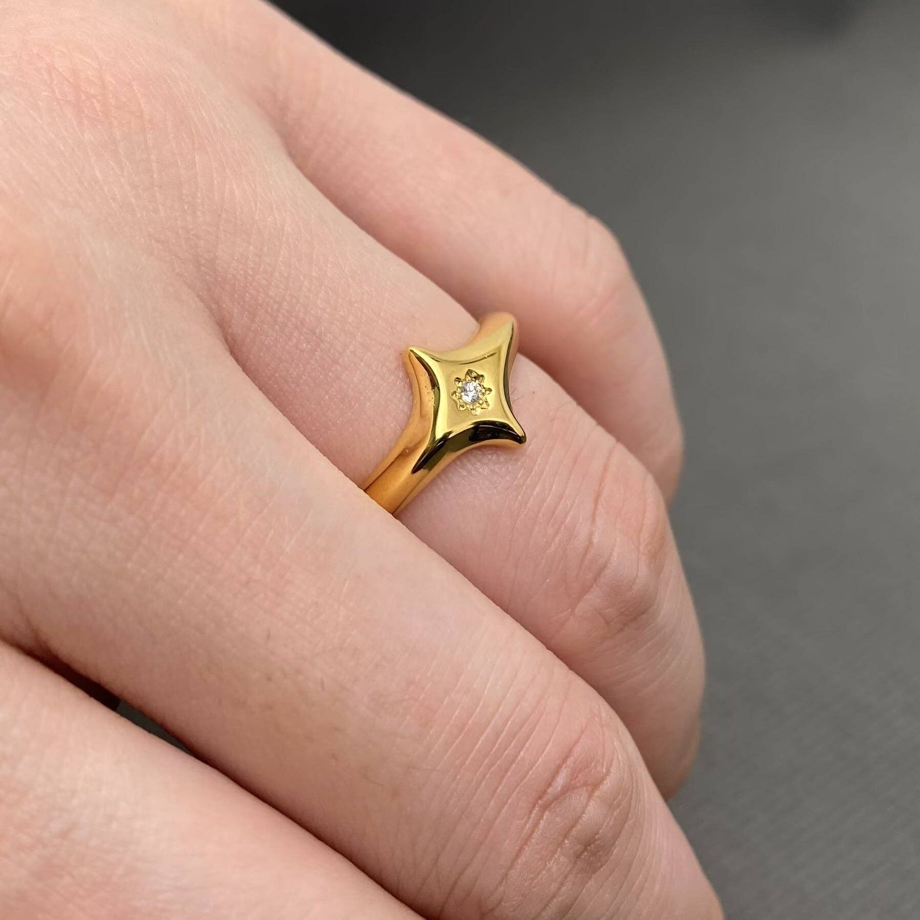 Mio Queena - CZ Inlaid Stars 18K Gold Plated S.Steel Ring -  FGS/MS