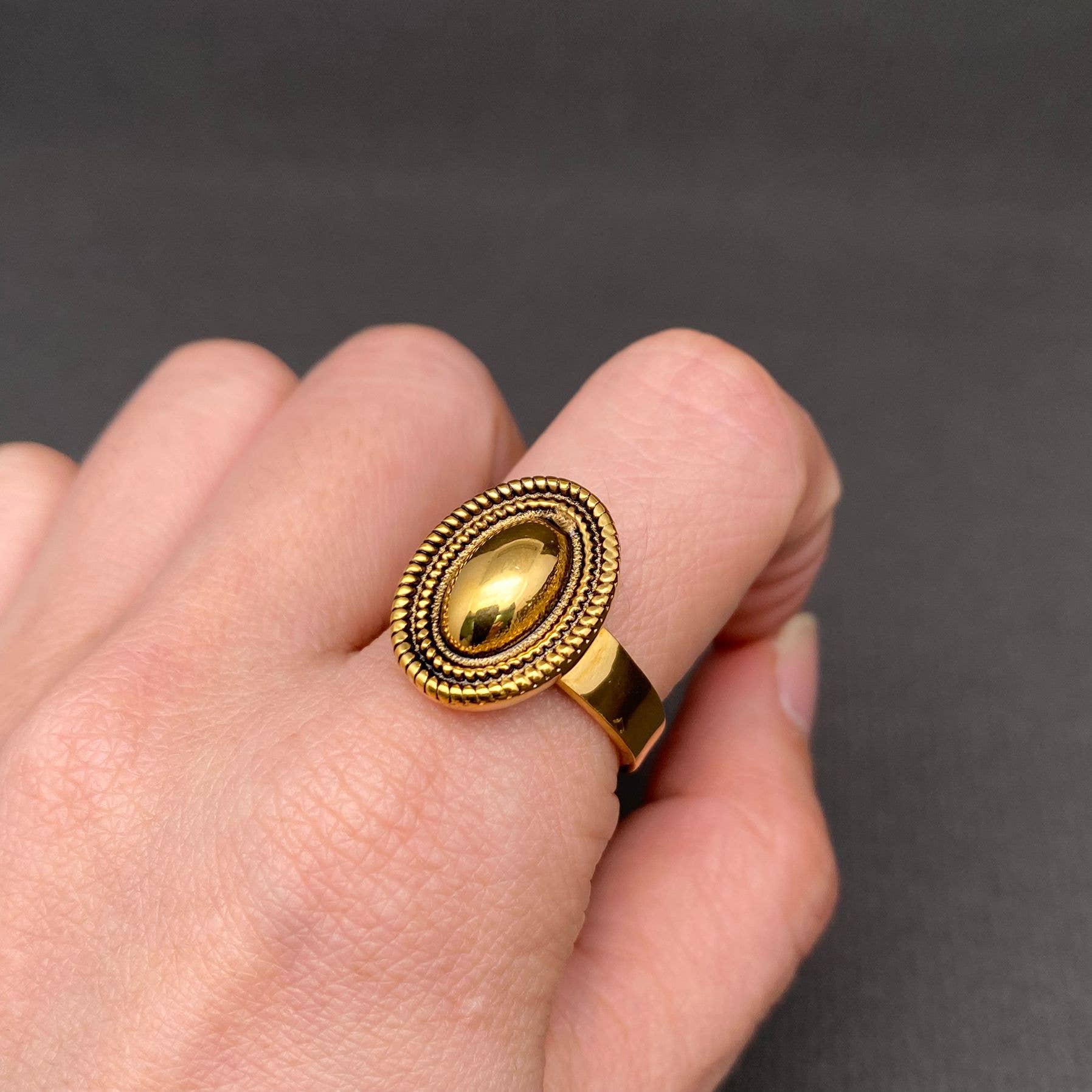 Mio Queena - Glossy Ellipsoid 8K Gold Plated Stainless Steel Ring - FGS