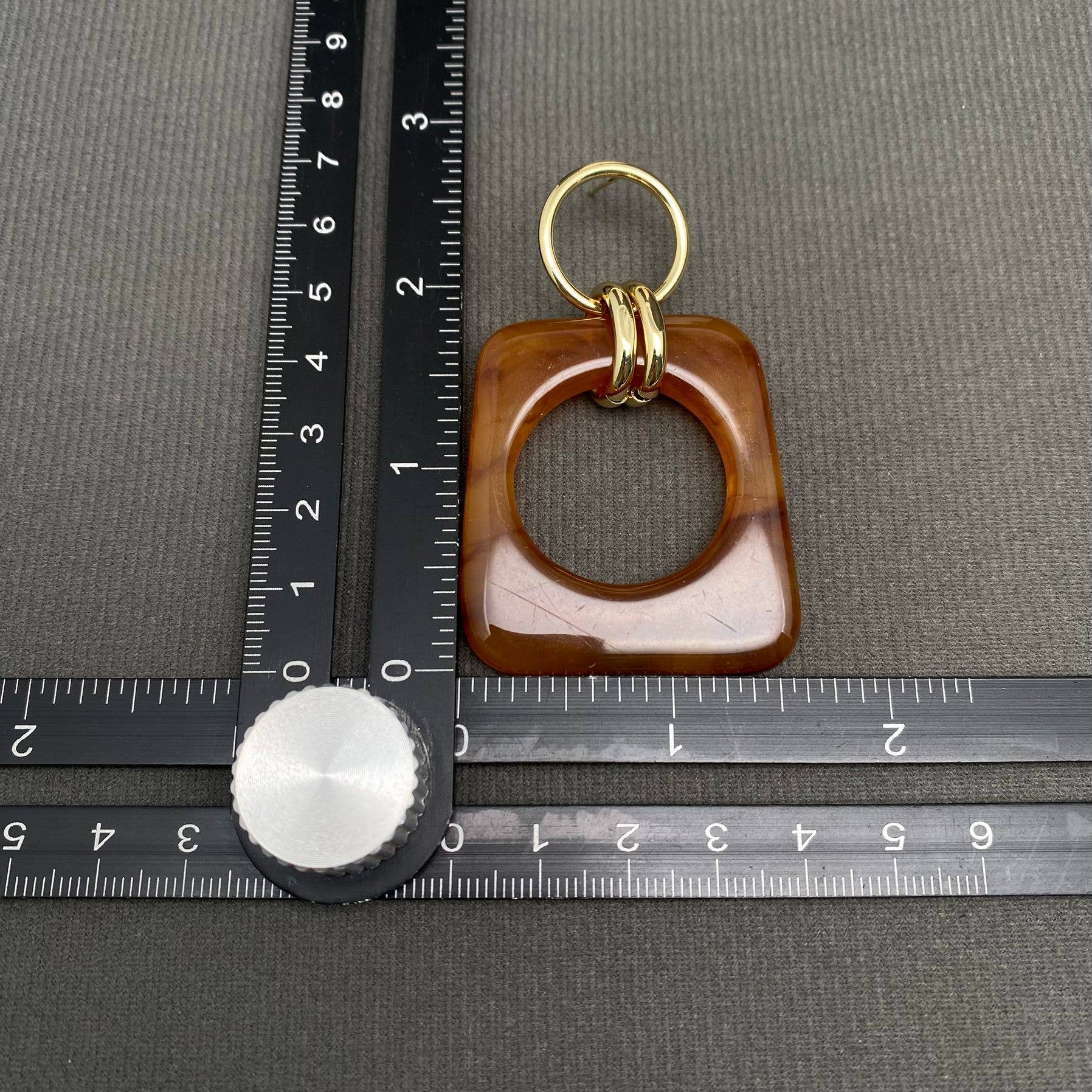 Mio Queena - Hollow Acetate Geometric Shape Earrings