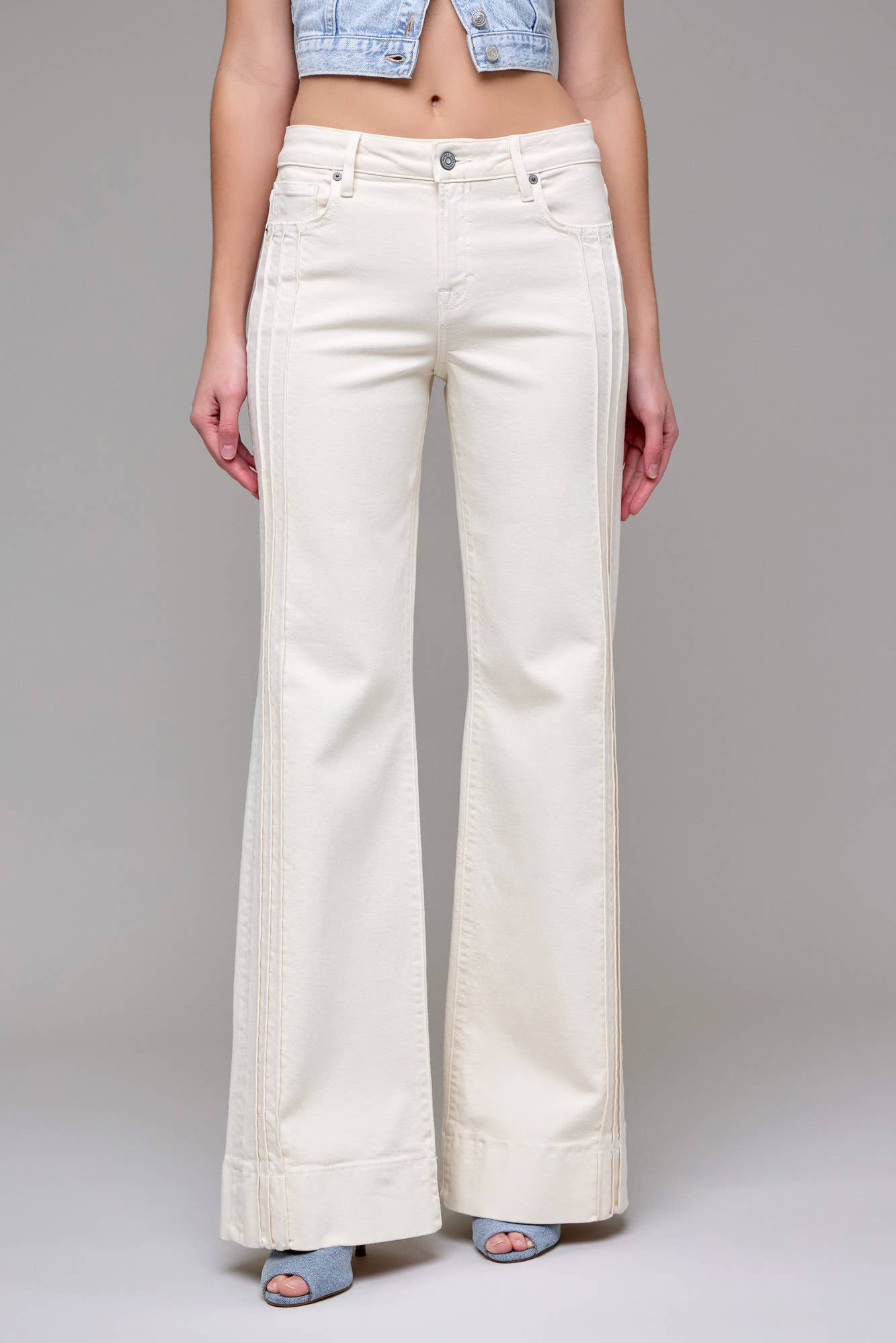 Hidden Jeans - Ecru Wash Pintuck Mid Rise Comfort Flare