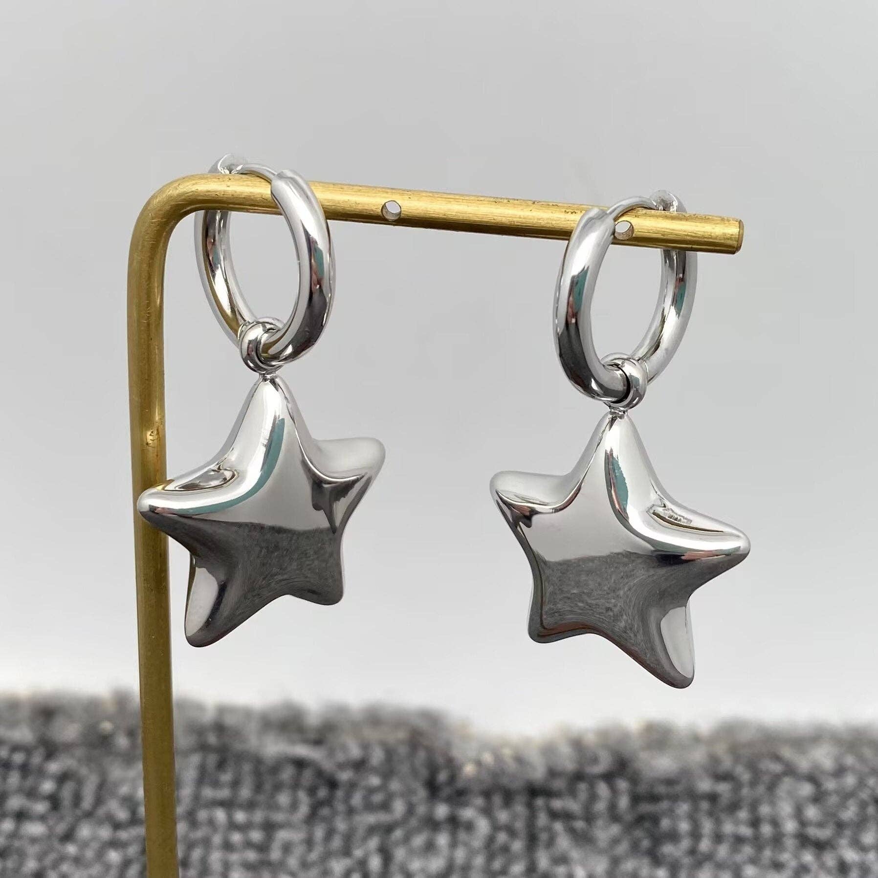 Mio Queena - 18K Gold Plated SS Glossy Star Charm Huggie Earrings -FGS/MS