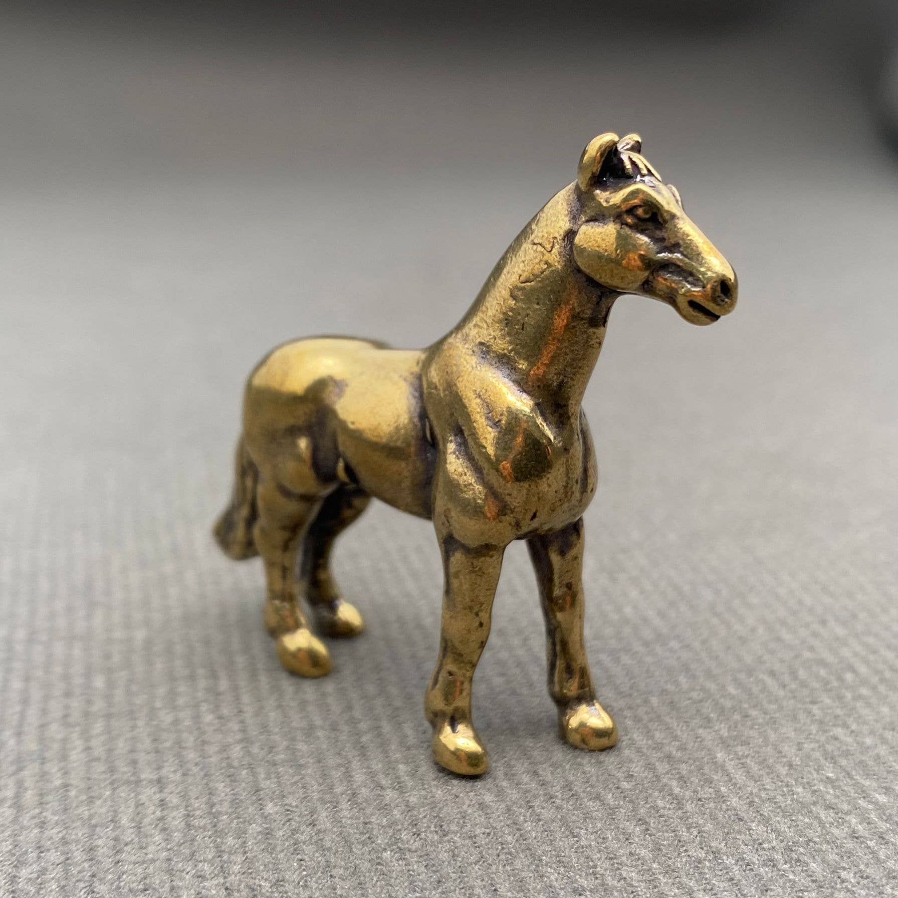 Mio Queena - Brass Warhorse Crafts Desktop Ornaments Decoration